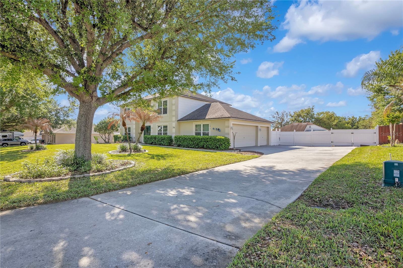 16012 Horizon Ct Property Photo 3