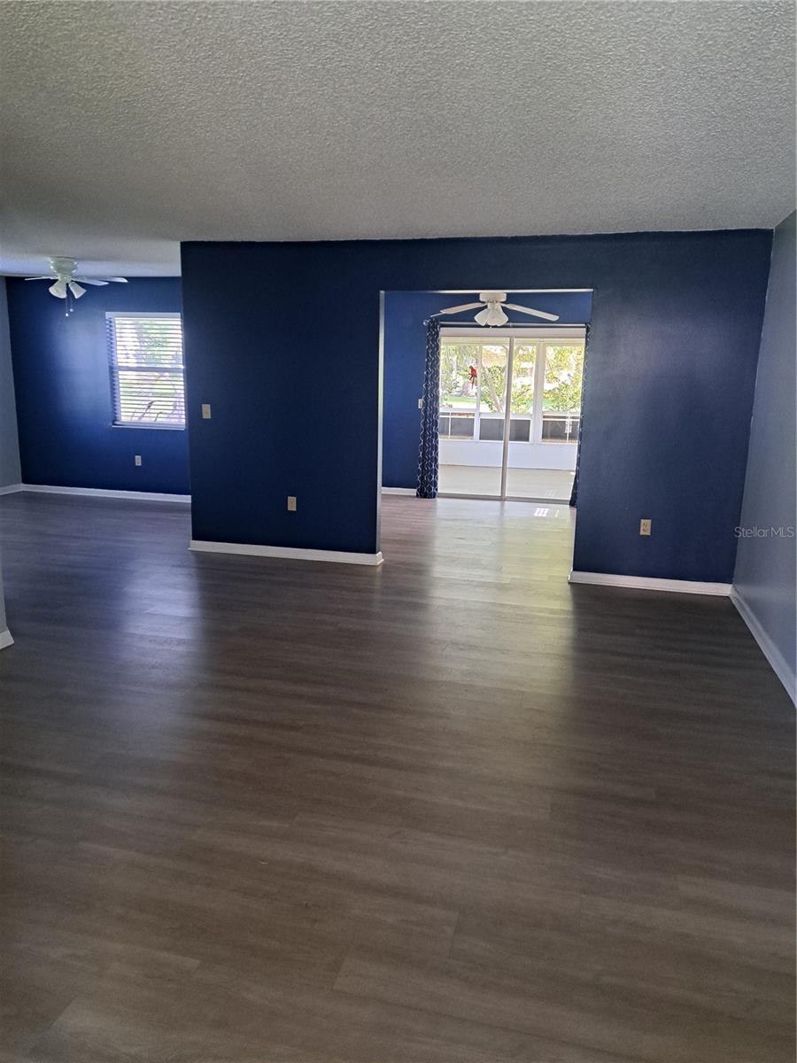 5618 Rosewall Cir Property Photo 3
