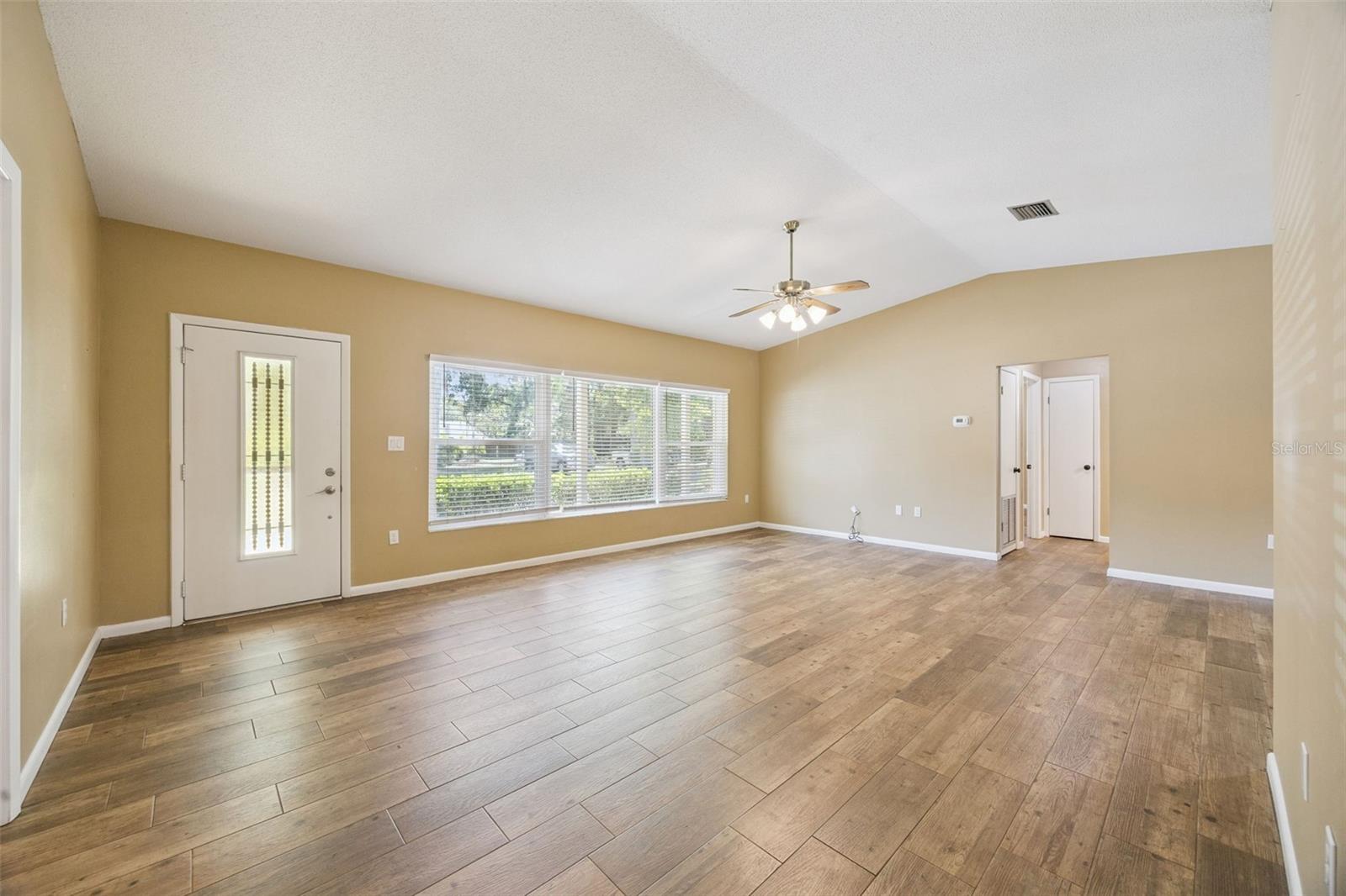 80 Whitcomb Ave Property Photo 4