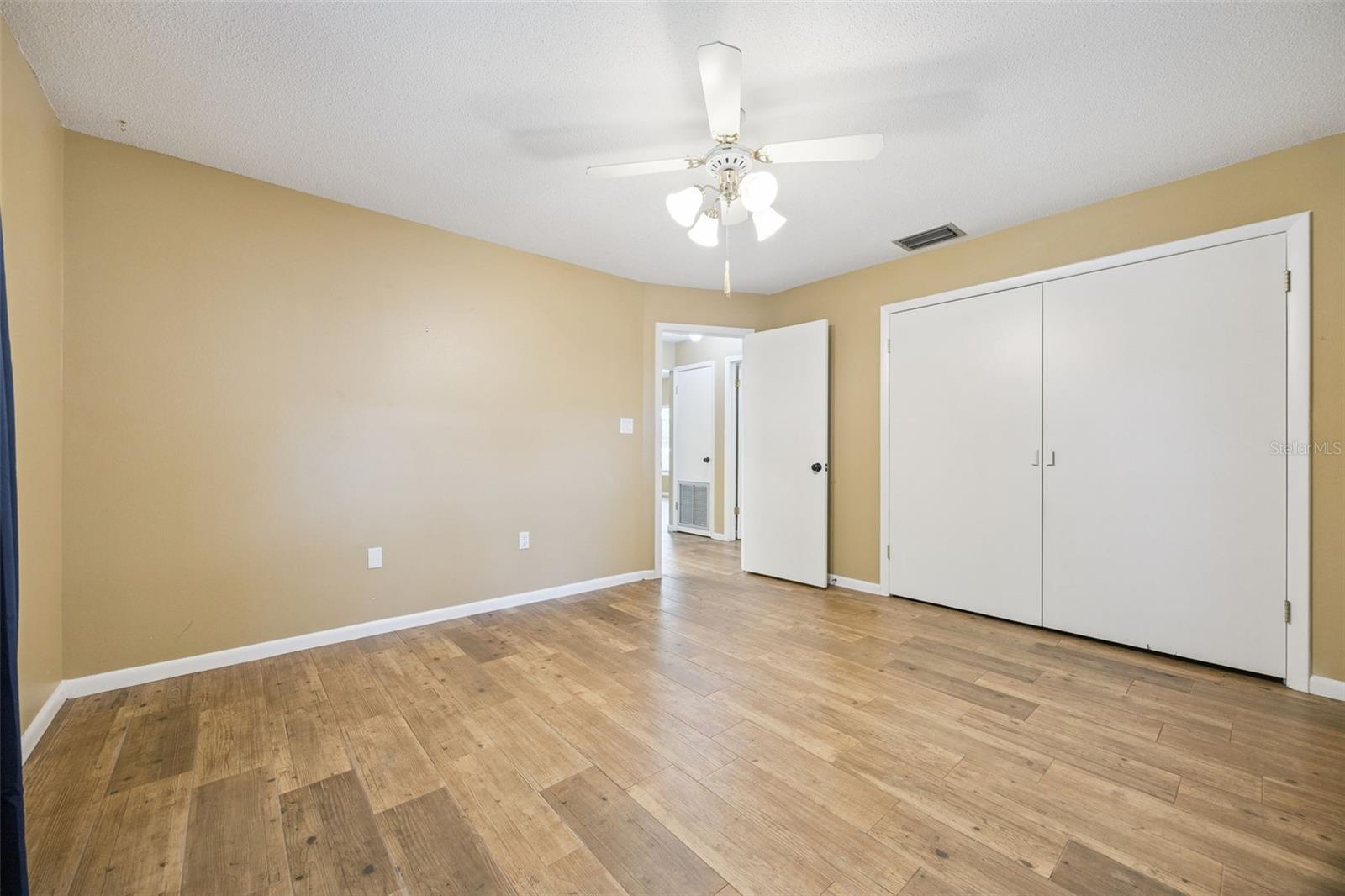 80 Whitcomb Ave Property Photo 12