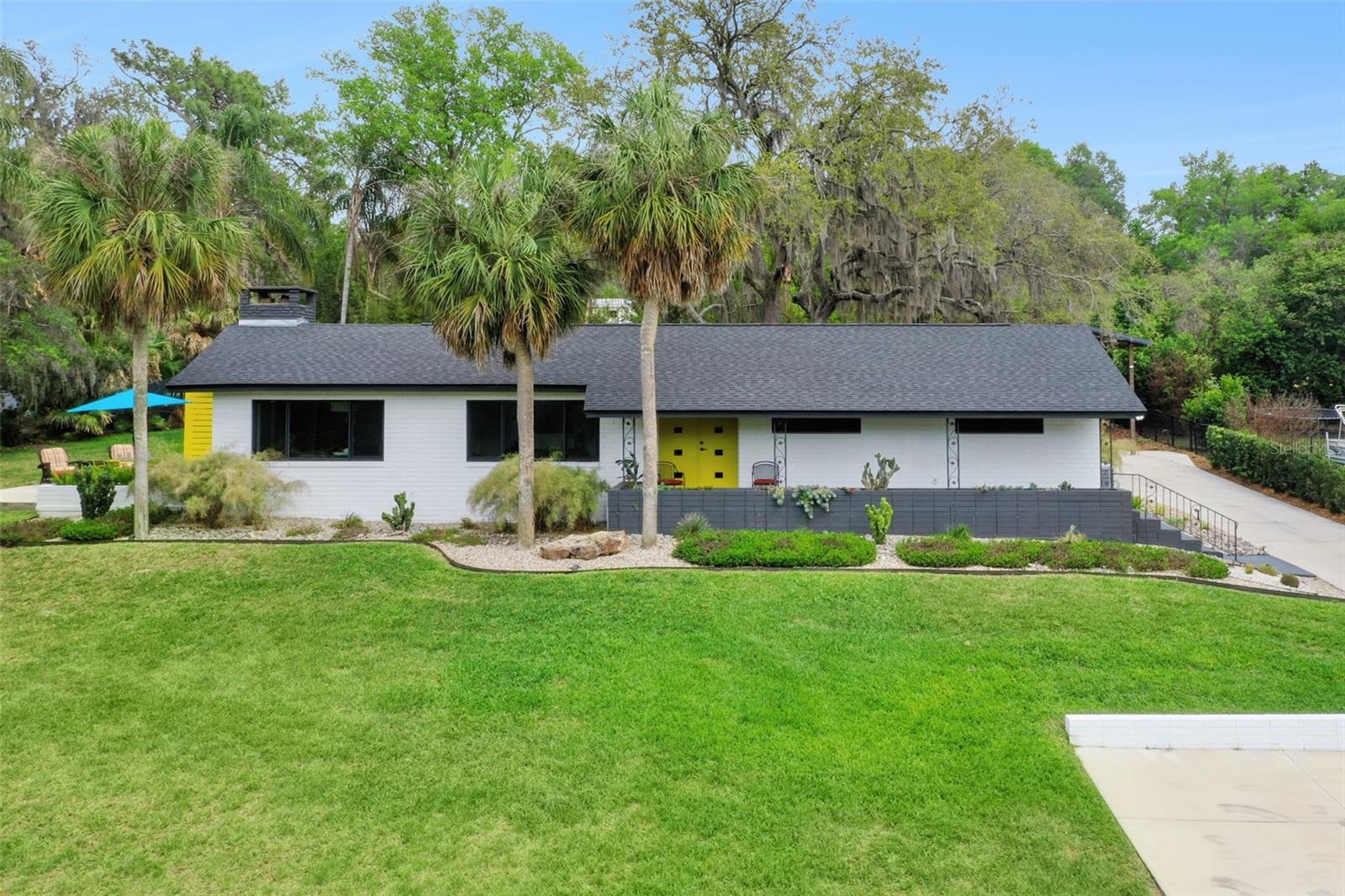 10426 LAKESHORE DR