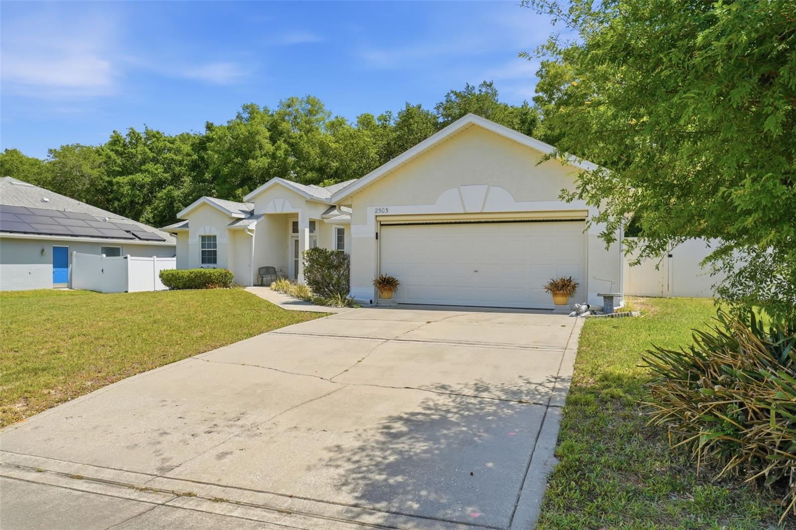 2503 Gables Dr Property Photo 3