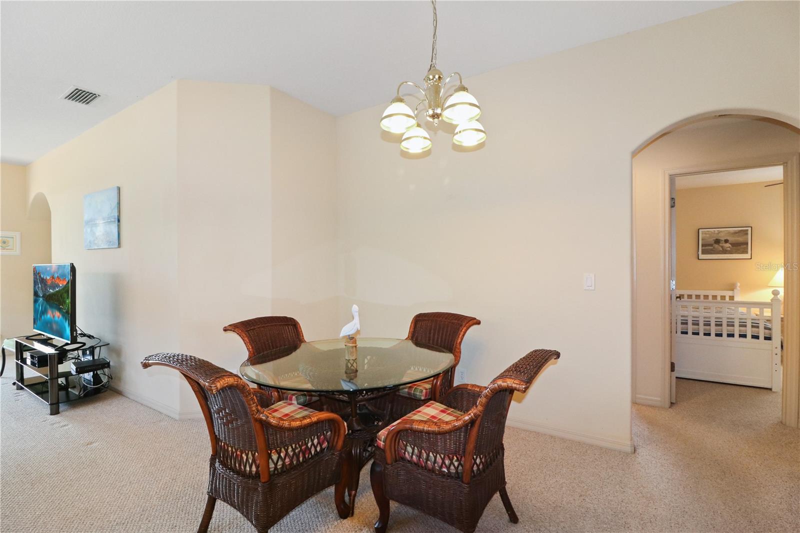 20846 Queen Alexandra Dr Property Photo 6