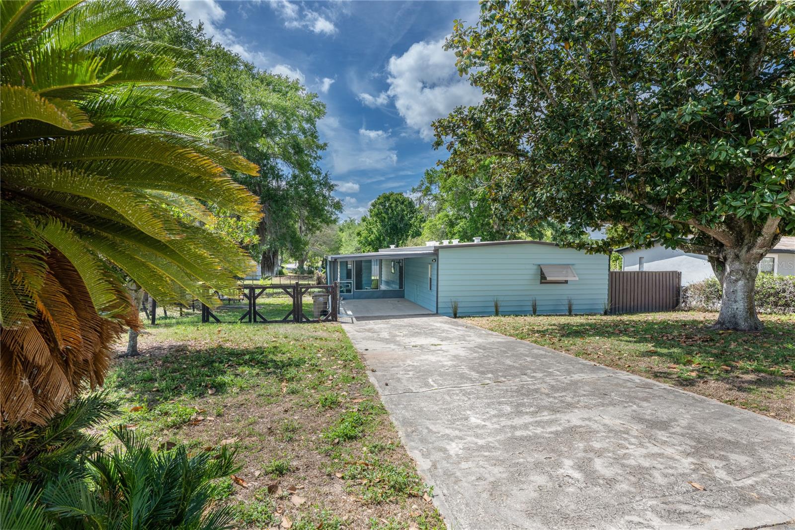 17320 Palm Dr Property Photo 2
