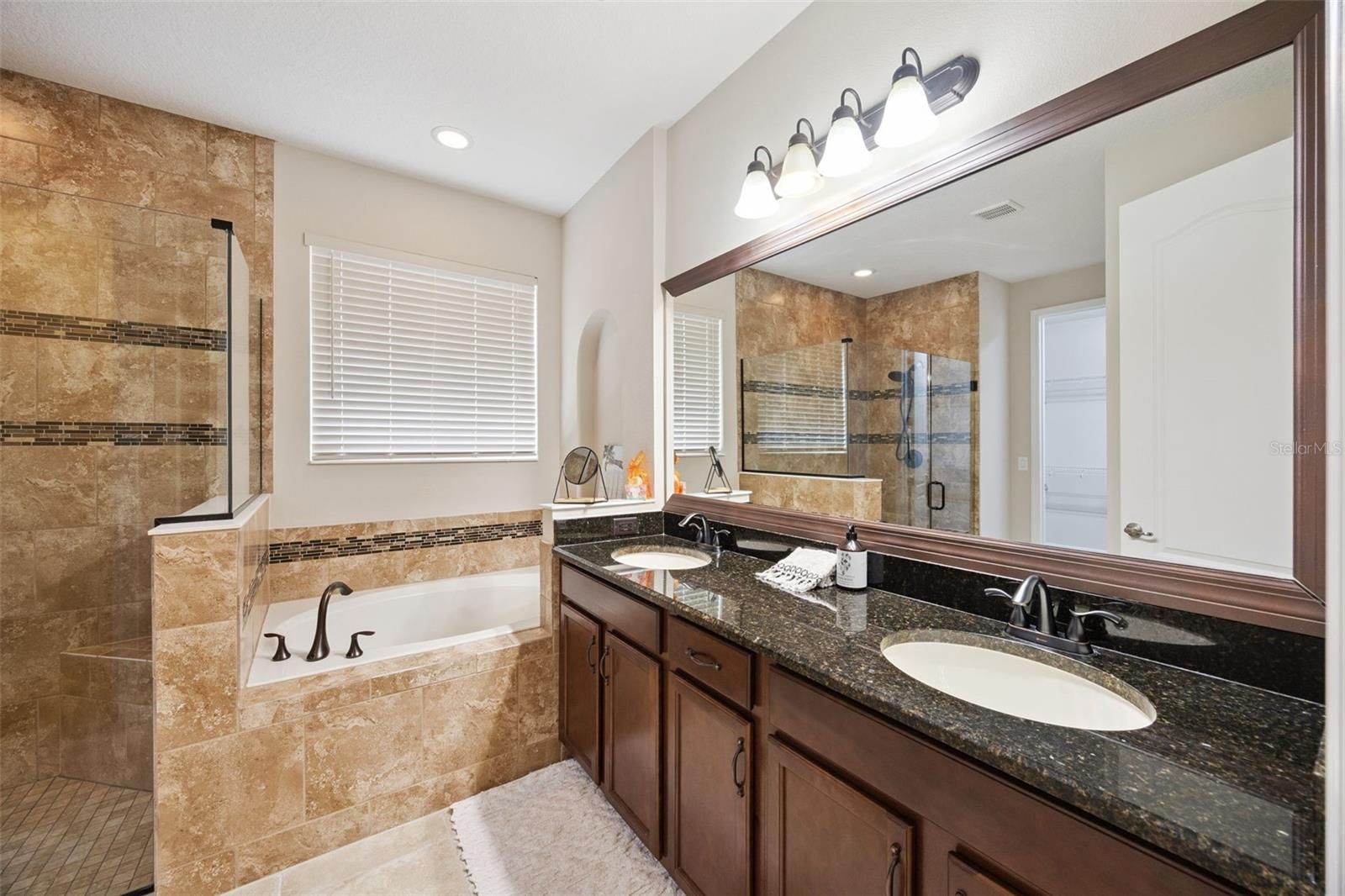 588 Autumn Ash Dr Property Photo 13