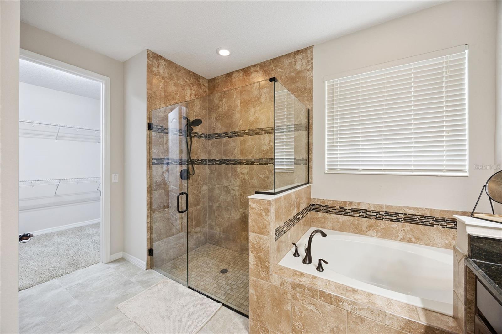 588 Autumn Ash Dr Property Photo 14
