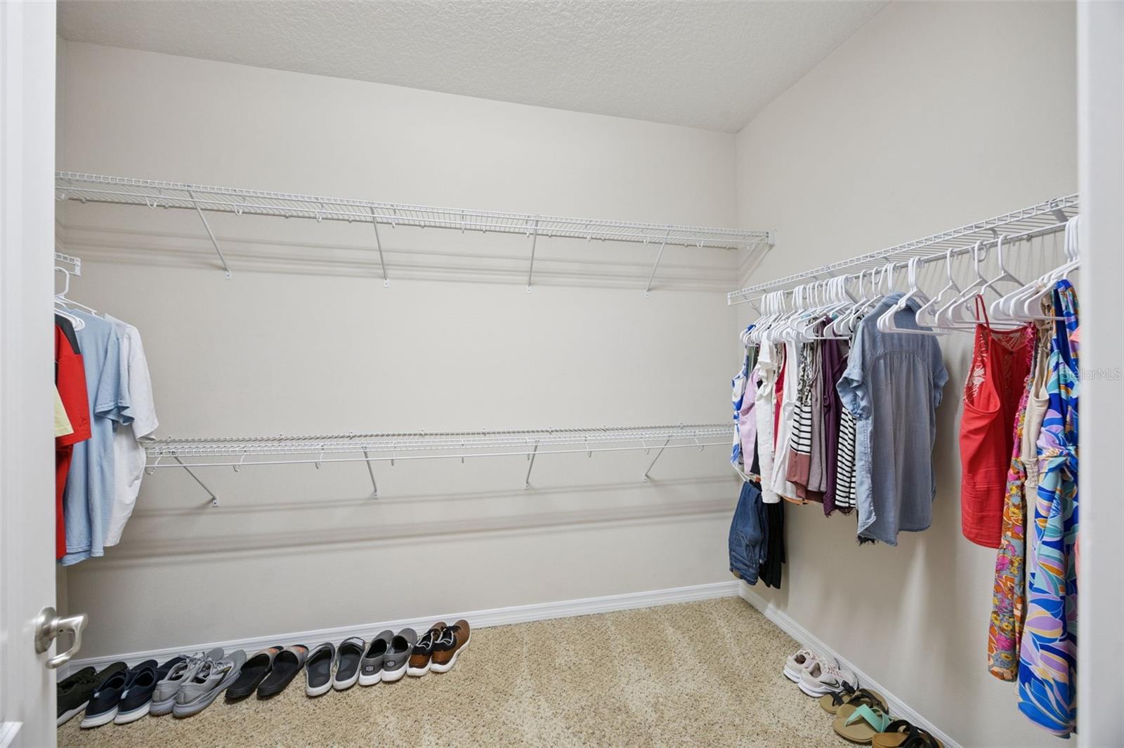 588 Autumn Ash Dr Property Photo 17