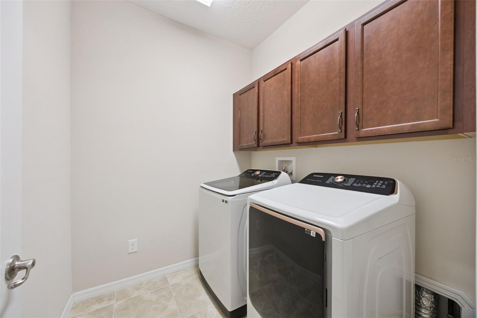 588 Autumn Ash Dr Property Photo 27