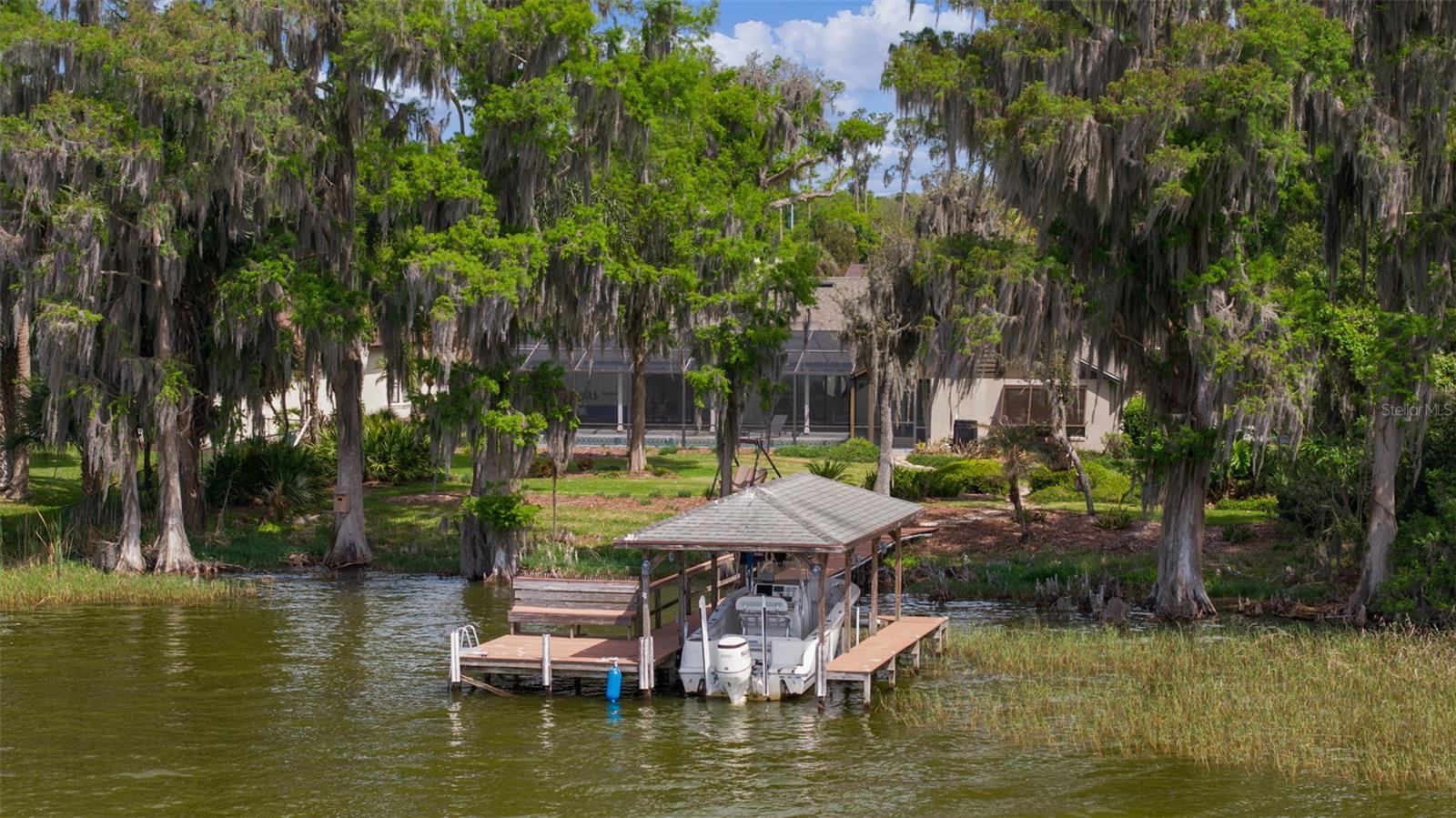 60 Sand Lake Pl Property Photo 2
