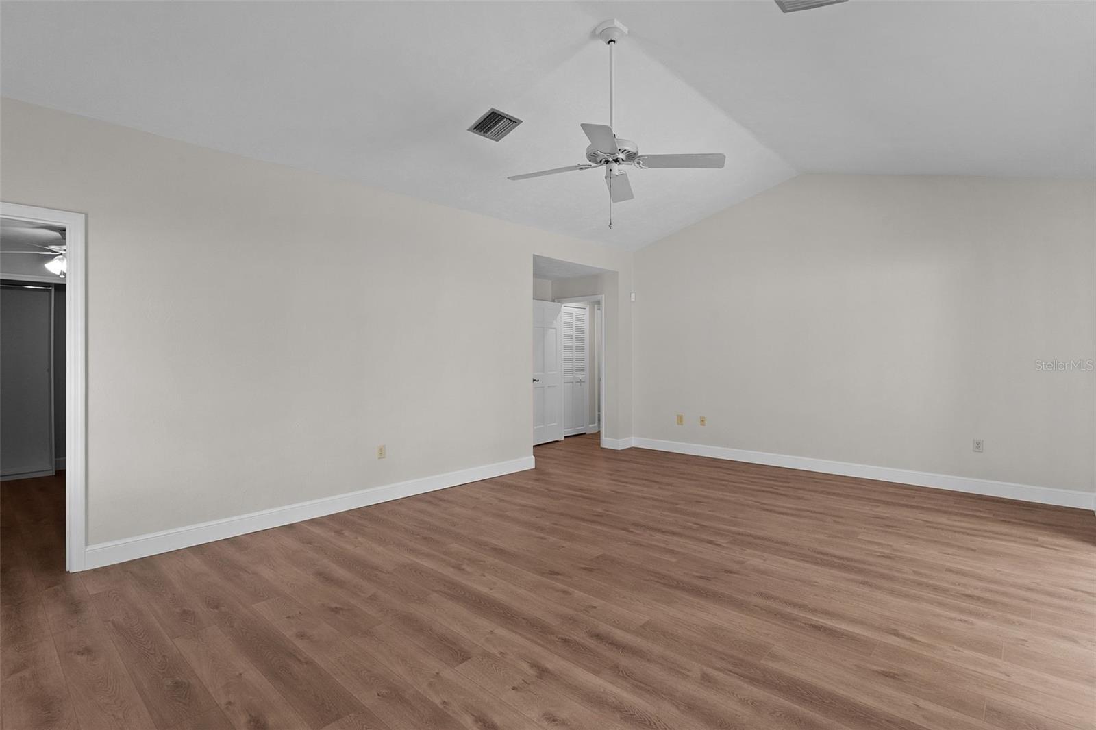 60 Sand Lake Pl Property Photo 32