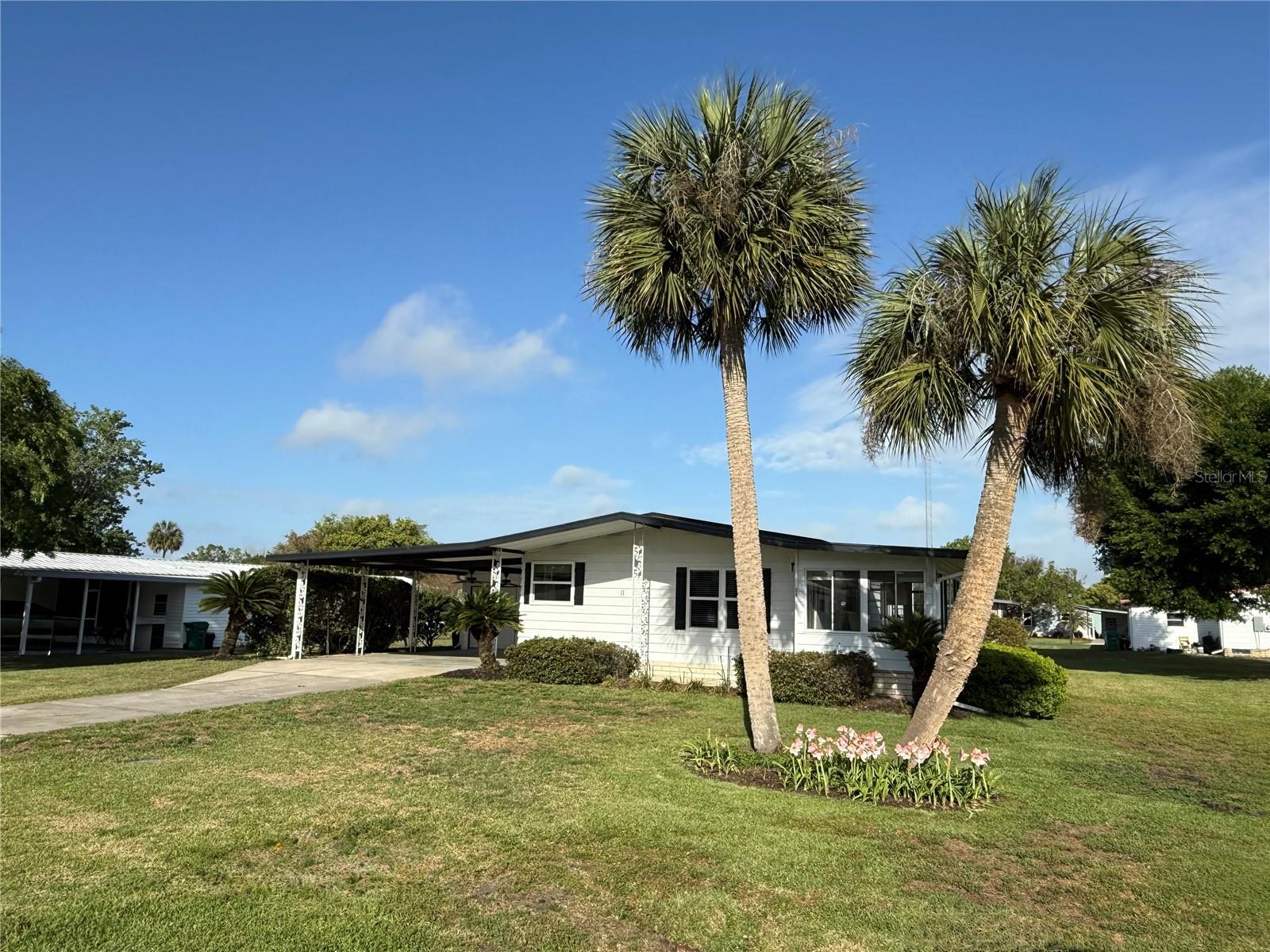 11 N Bobwhite Rd Property Photo 1