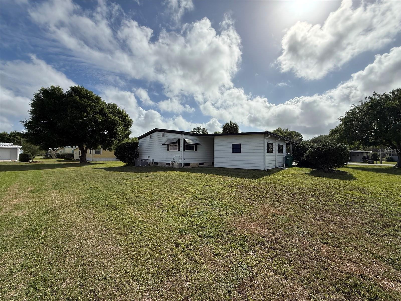 11 N Bobwhite Rd Property Photo 1