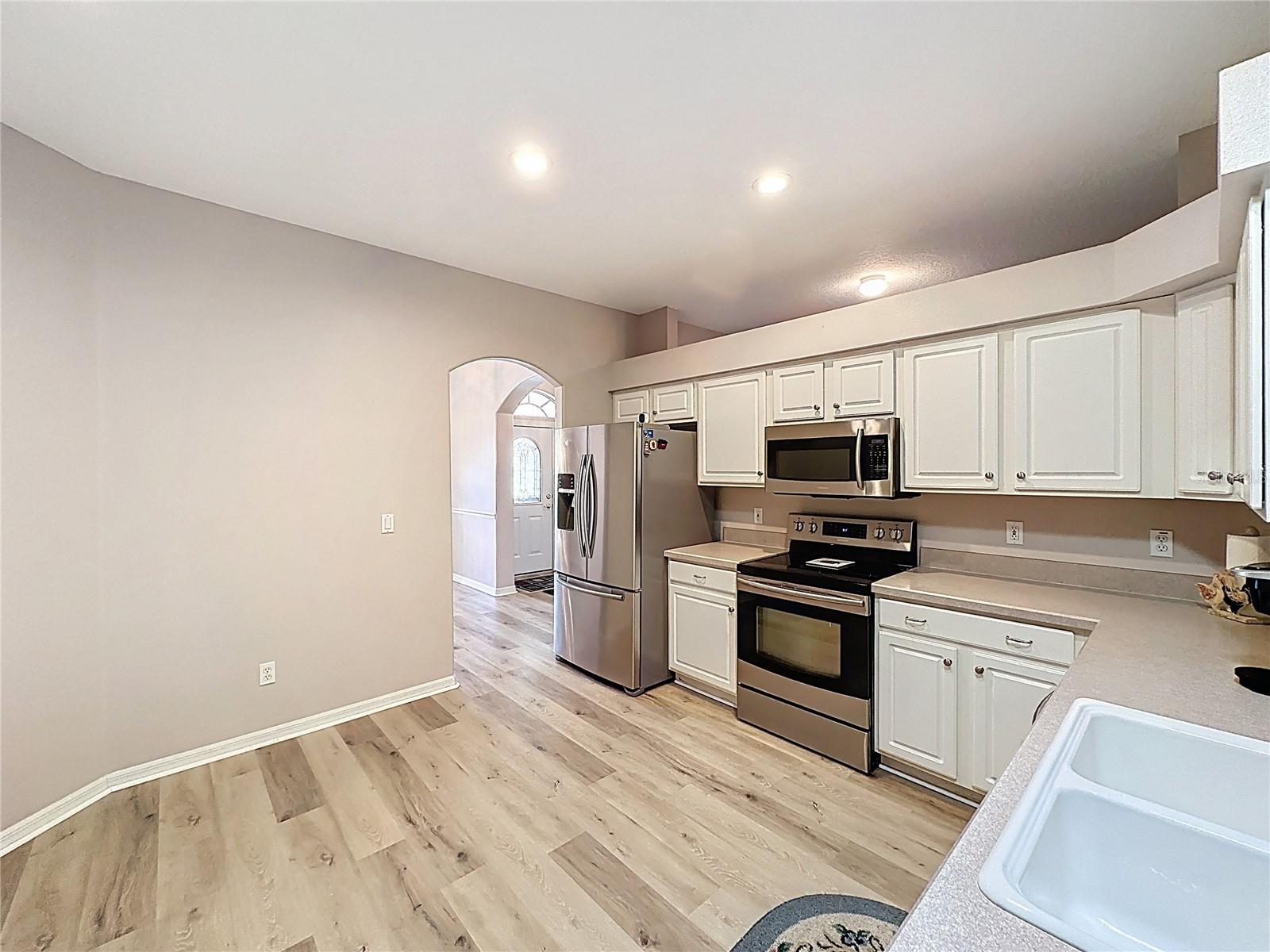 2308 Twickingham Ct Property Photo 8