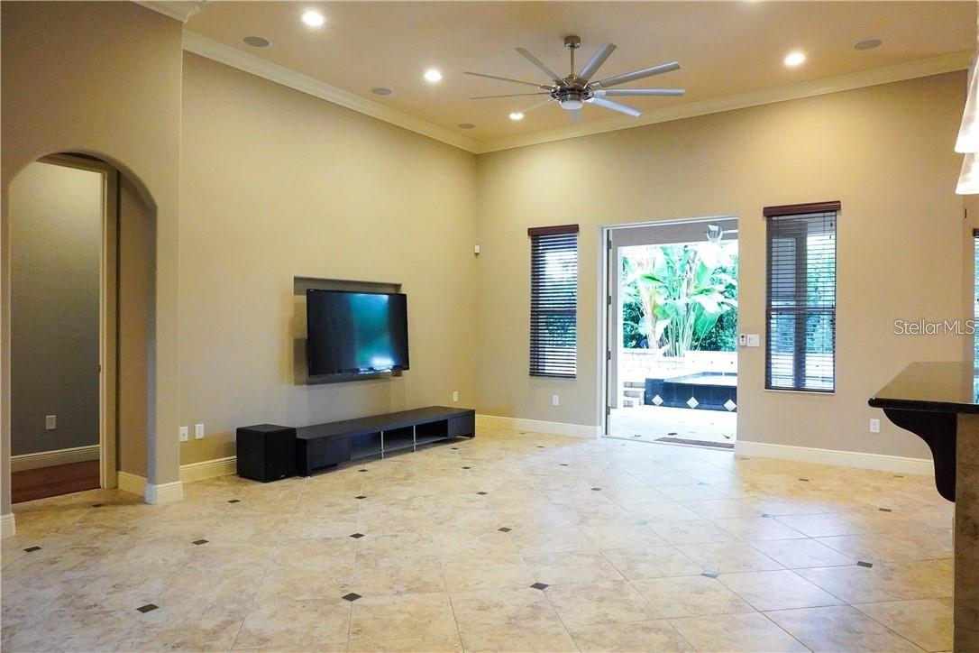 10232 Yonaomi Cir Property Photo 5