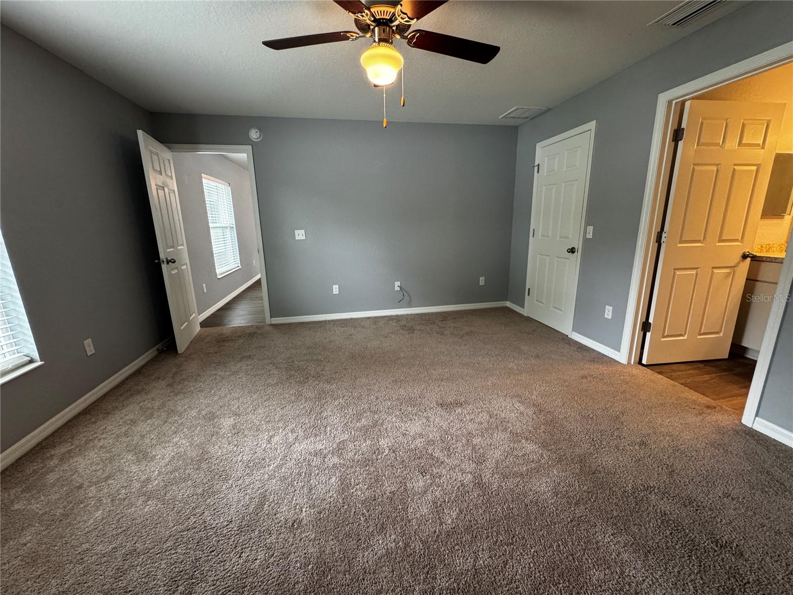 13705 Se 54th Ct Property Photo 5