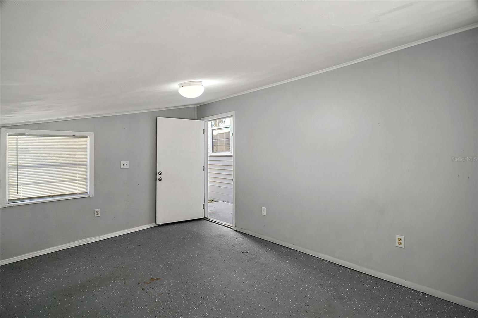 105 W Stevens Ave Property Photo 31