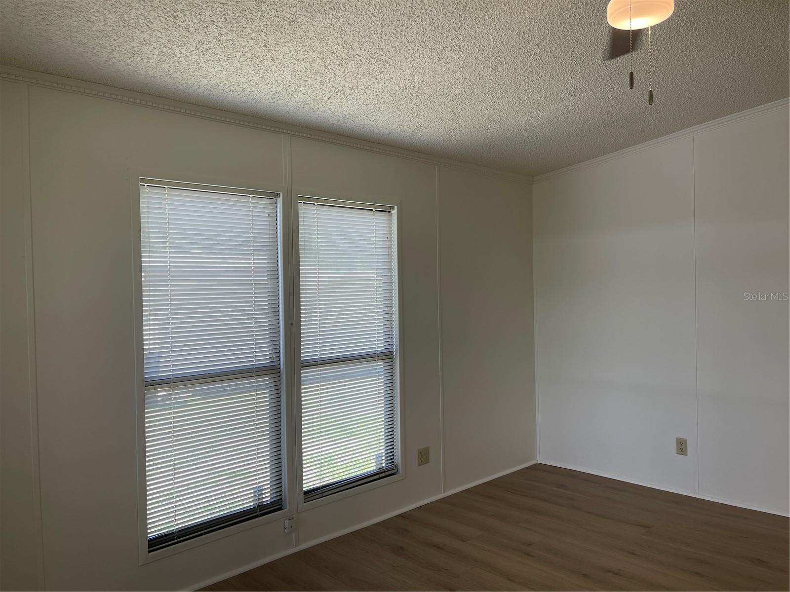 603 Robin Lane Property Photo 6