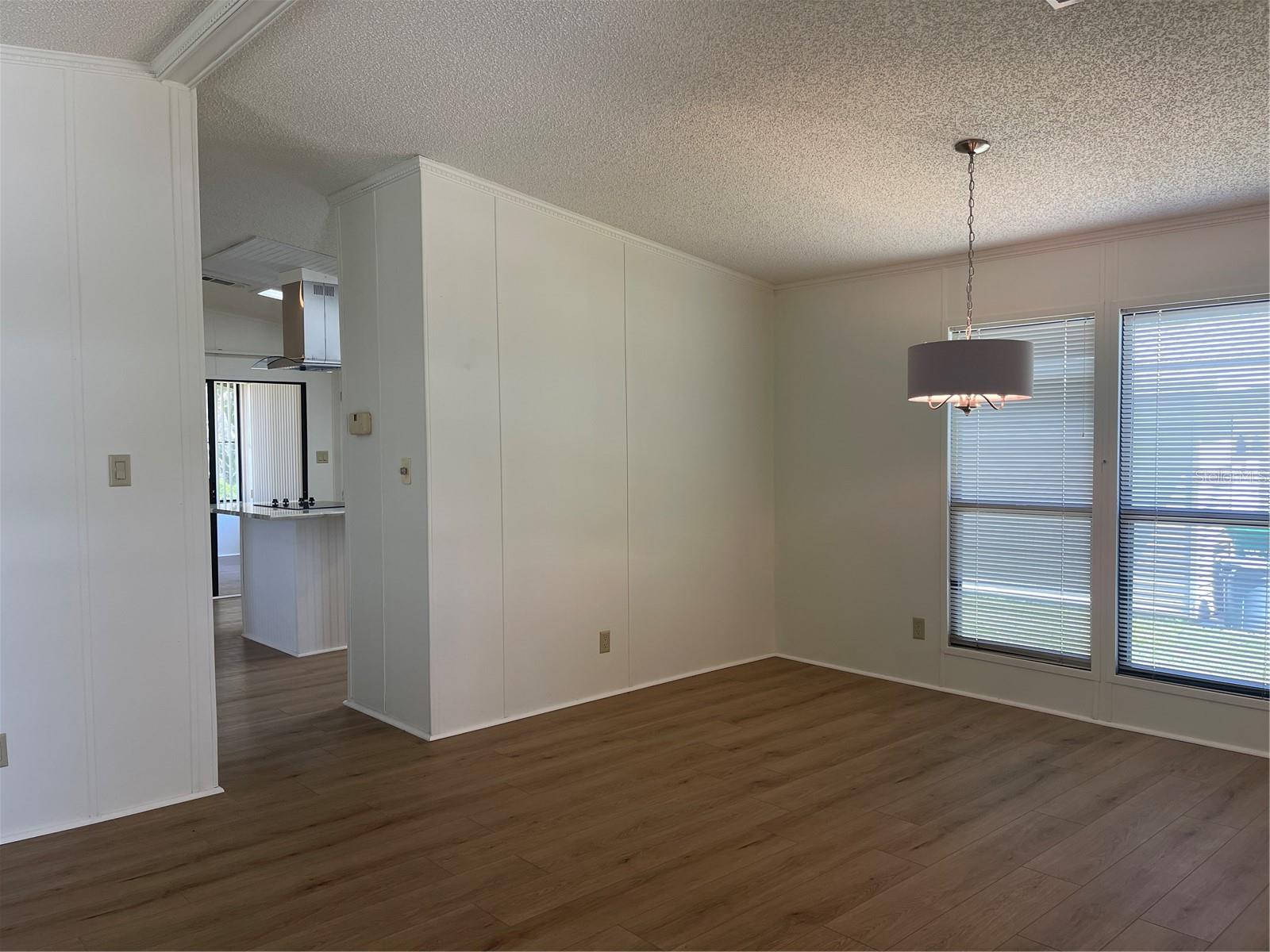 603 Robin Lane Property Photo 7