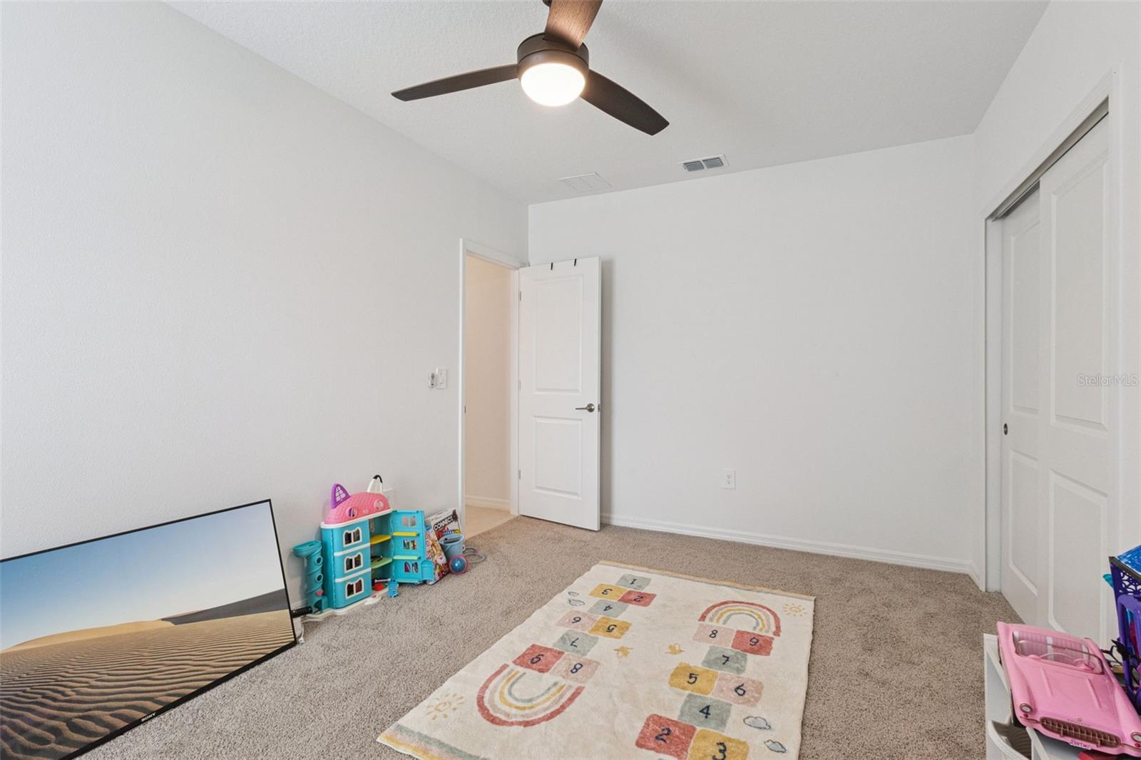 1099 Calico Pointe Cir Property Photo 23