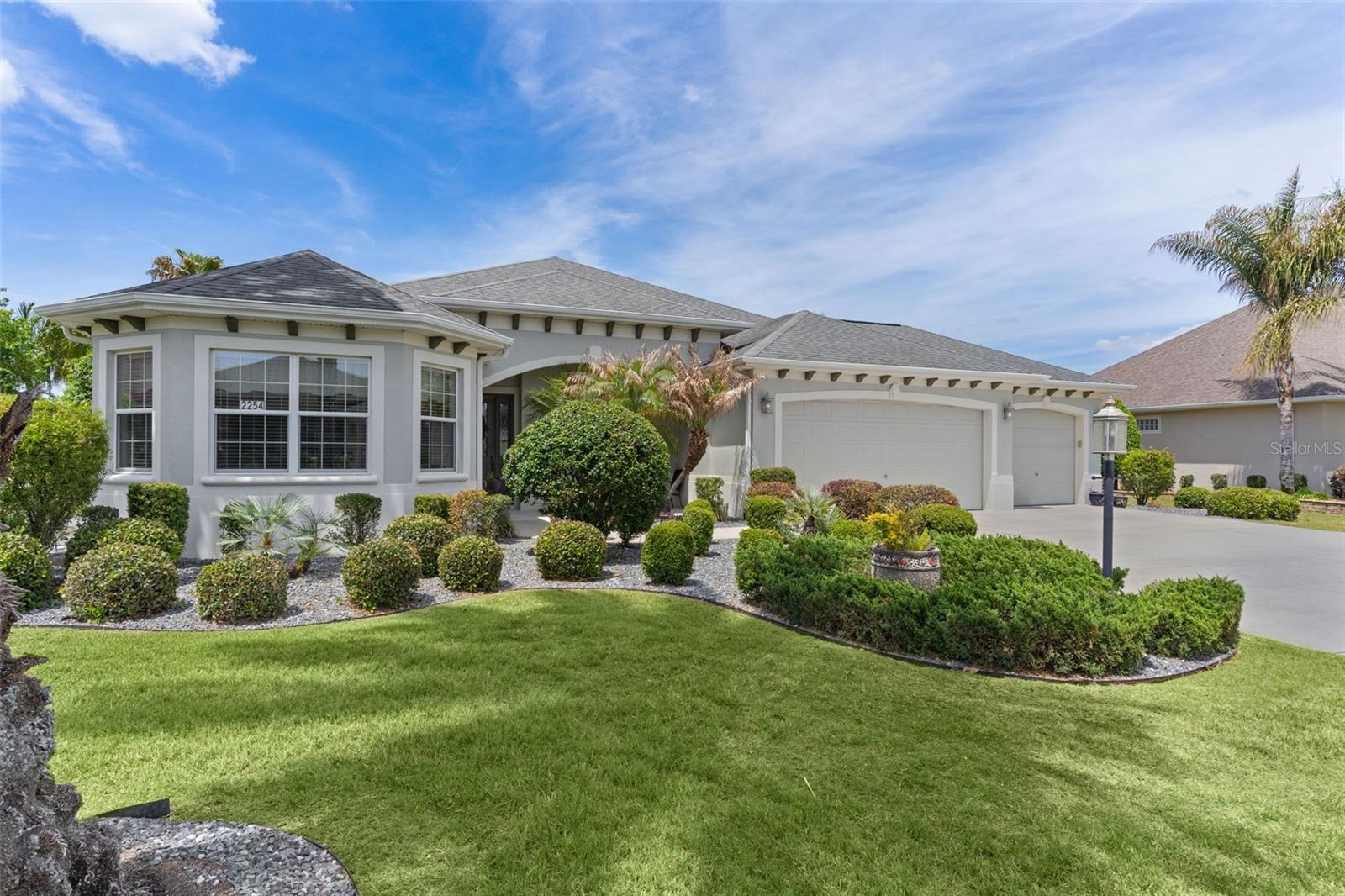 2254 Isleworth Cir Property Photo 1