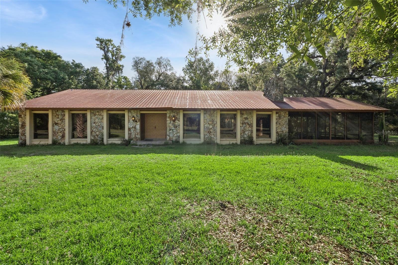 2260 Panorama Dr Property Photo 1
