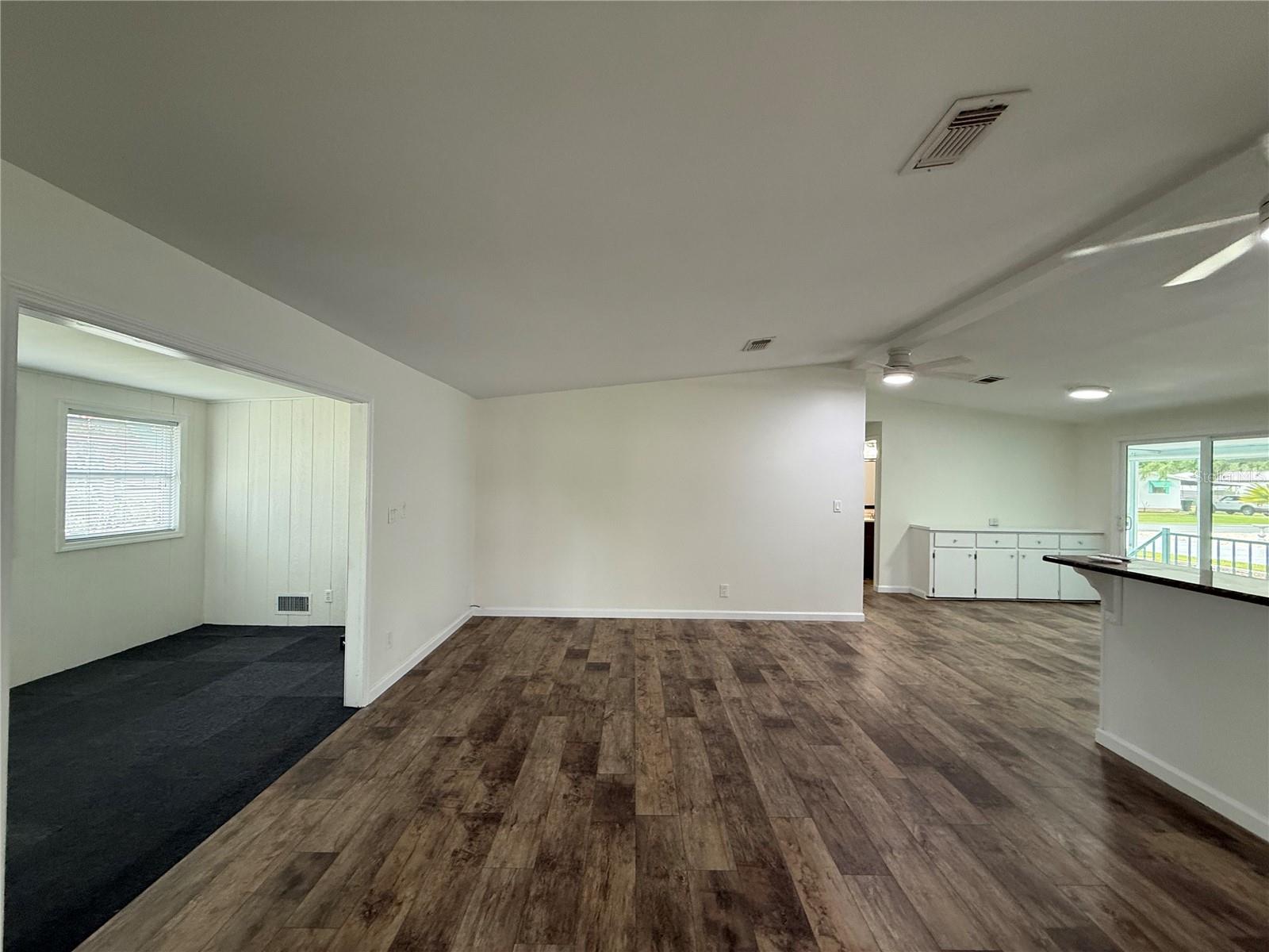 8 Robin Rd Property Photo 15