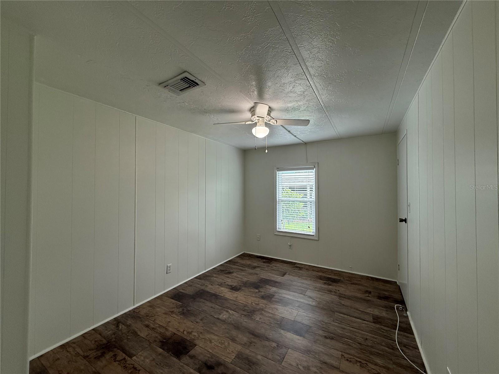 8 Robin Rd Property Photo 18