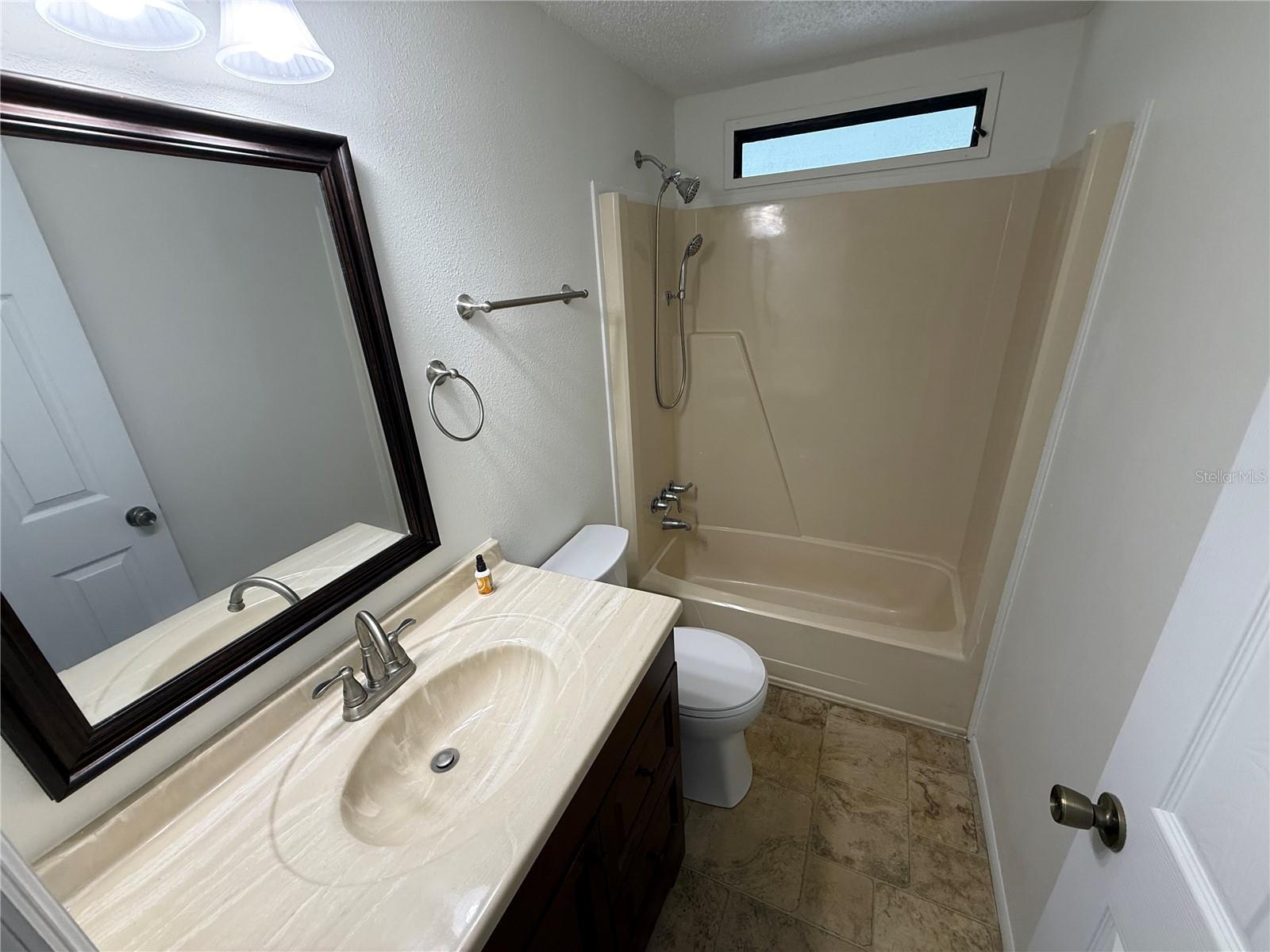 8 Robin Rd Property Photo 19