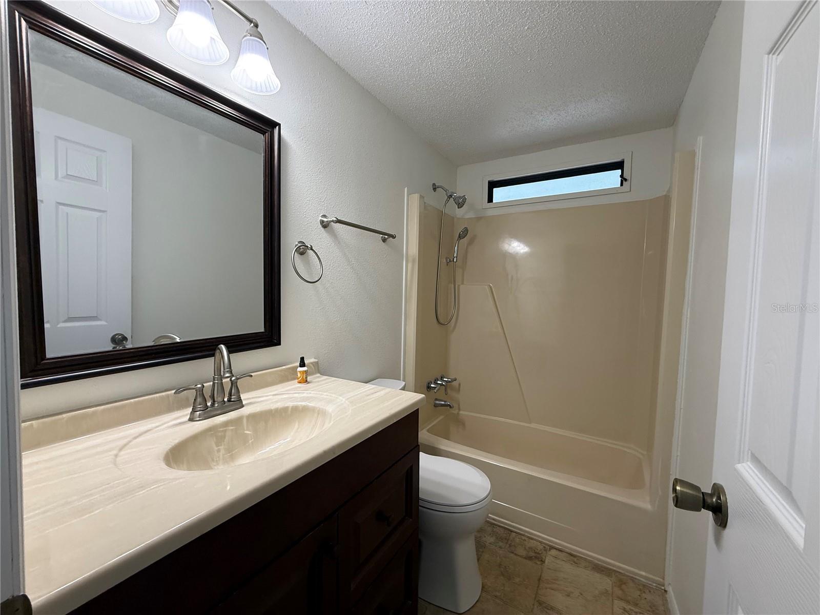 8 Robin Rd Property Photo 20