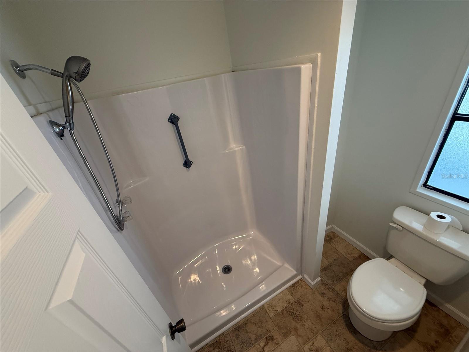 8 Robin Rd Property Photo 26