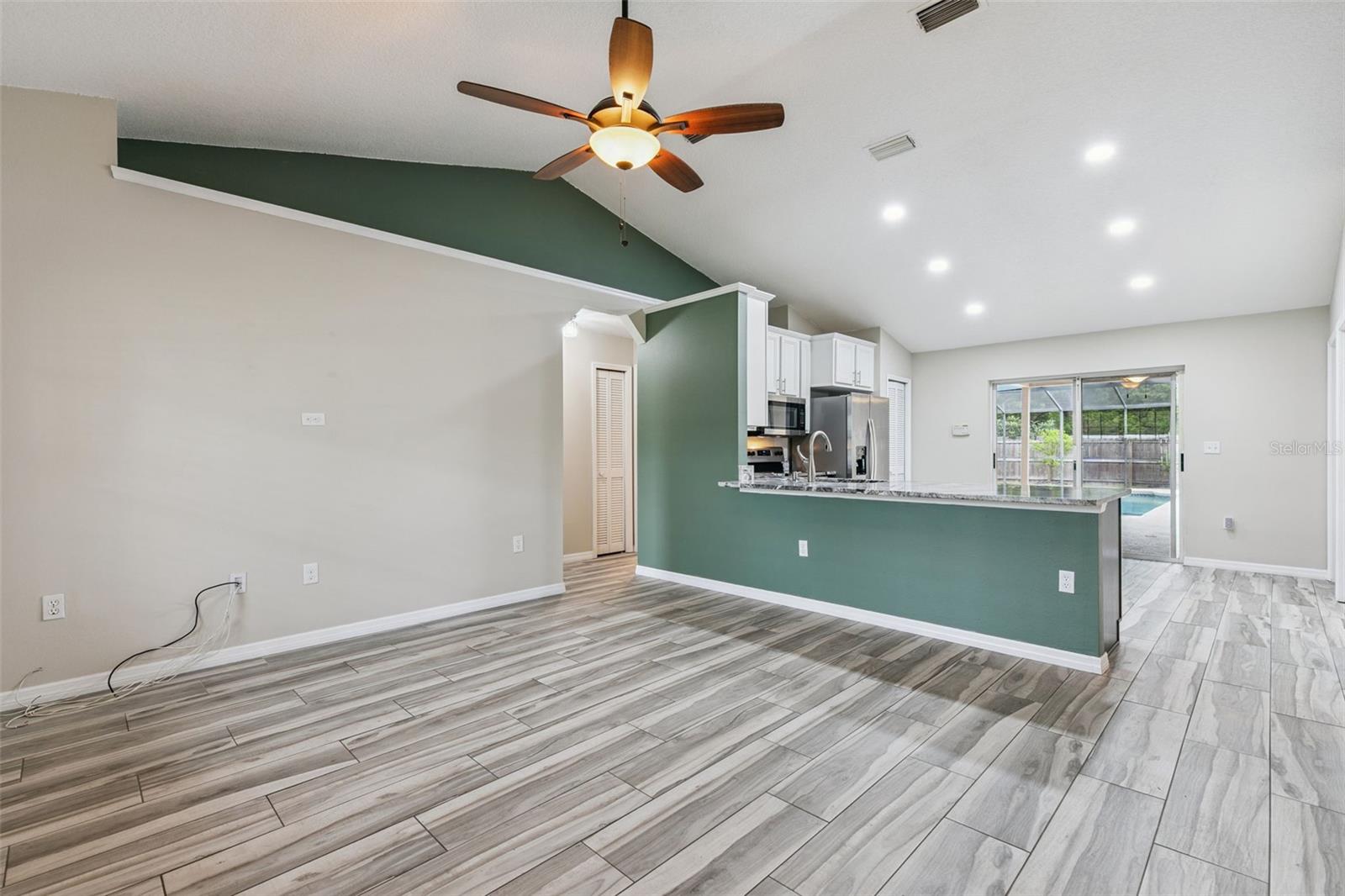 1711 Charleston Ln Property Photo 6
