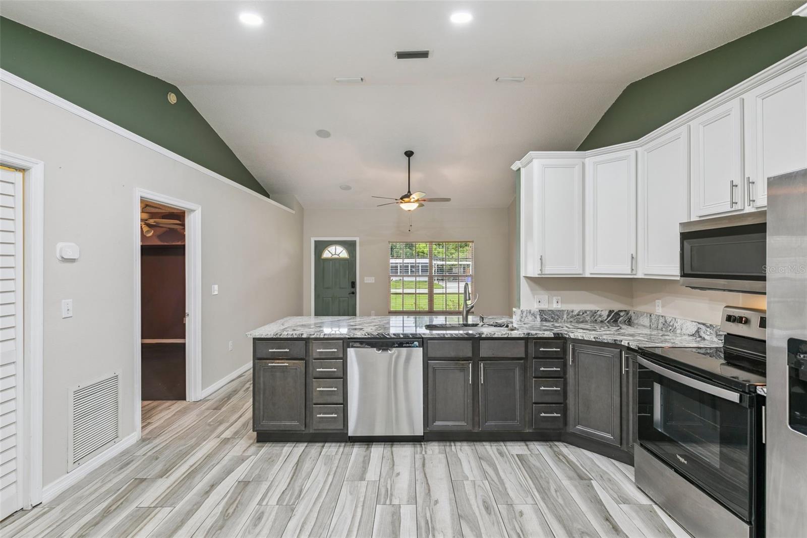 1711 Charleston Ln Property Photo 8