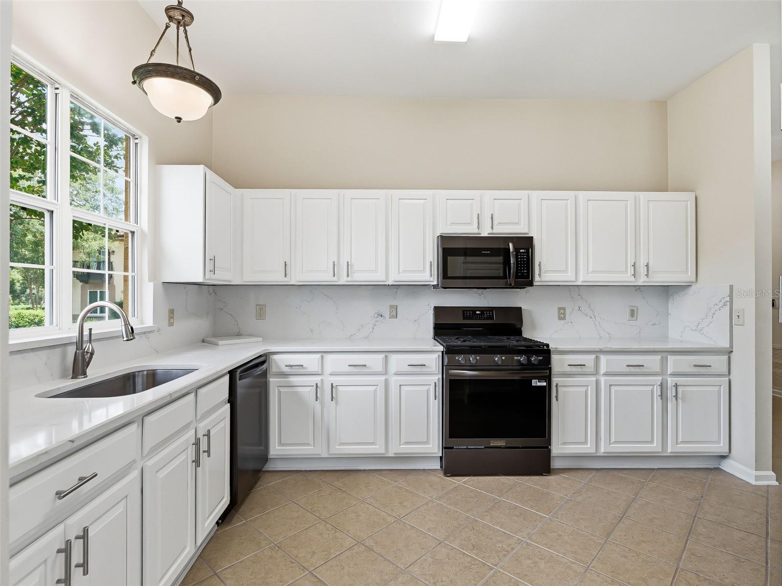 1256 Avenida De Las Casas Property Photo 6