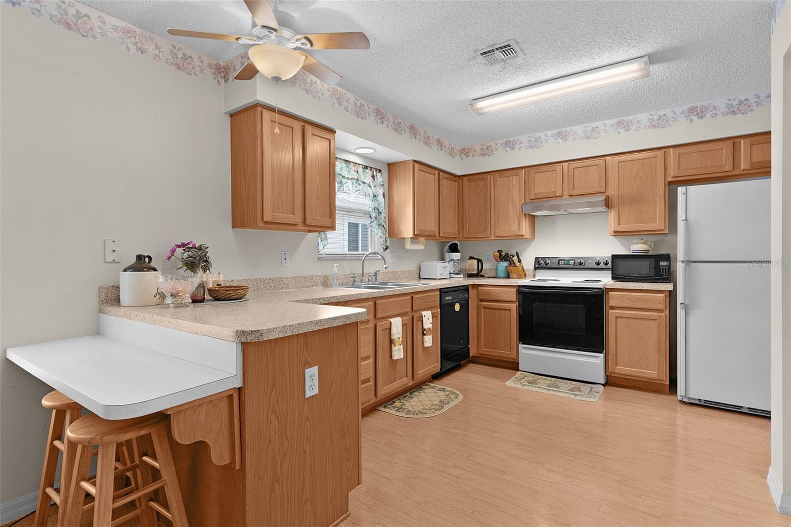413 Westwood Dr Property Photo 13