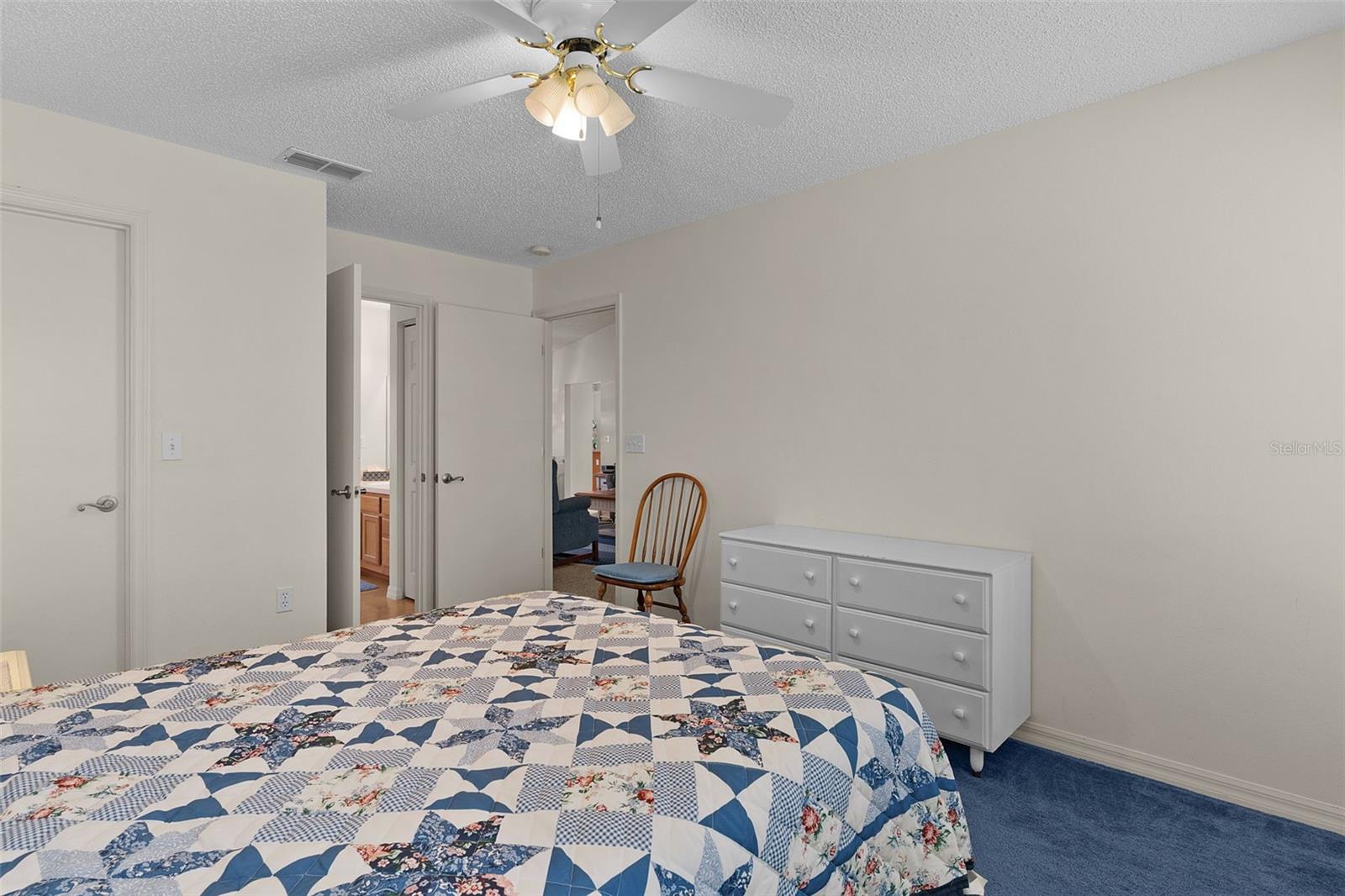 413 Westwood Dr Property Photo 19