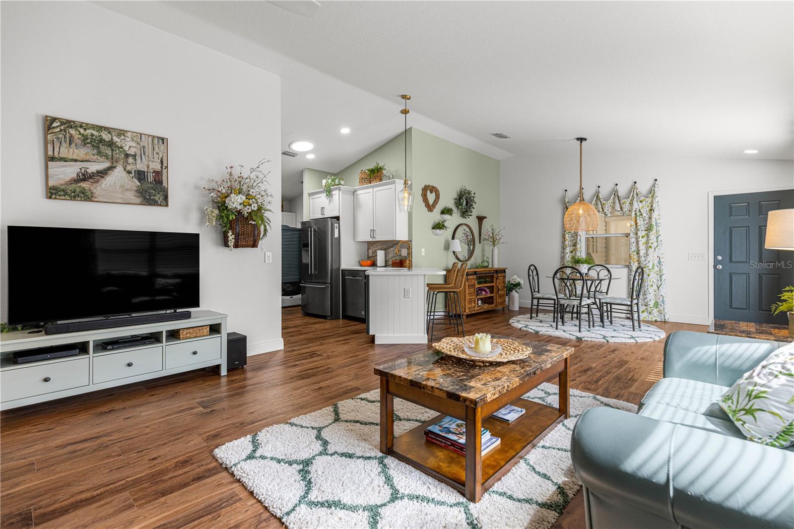 1004 Davit Pl Property Photo 9
