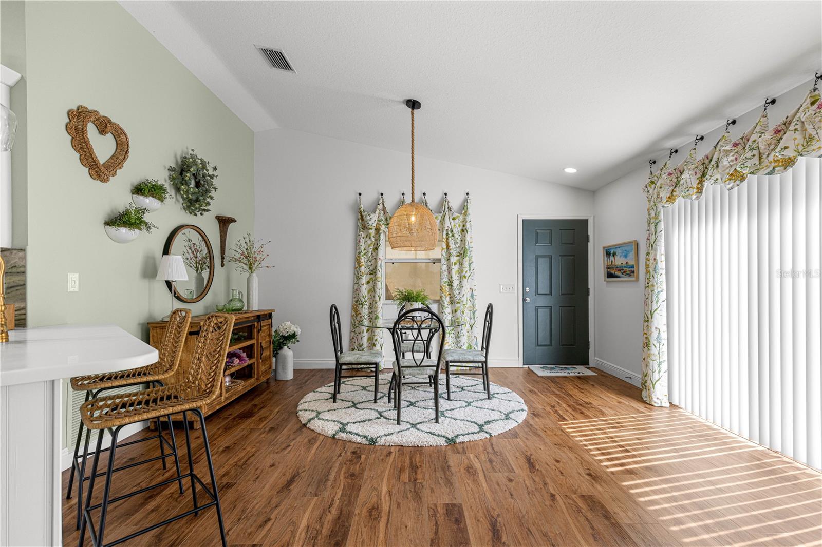 1004 Davit Pl Property Photo 10