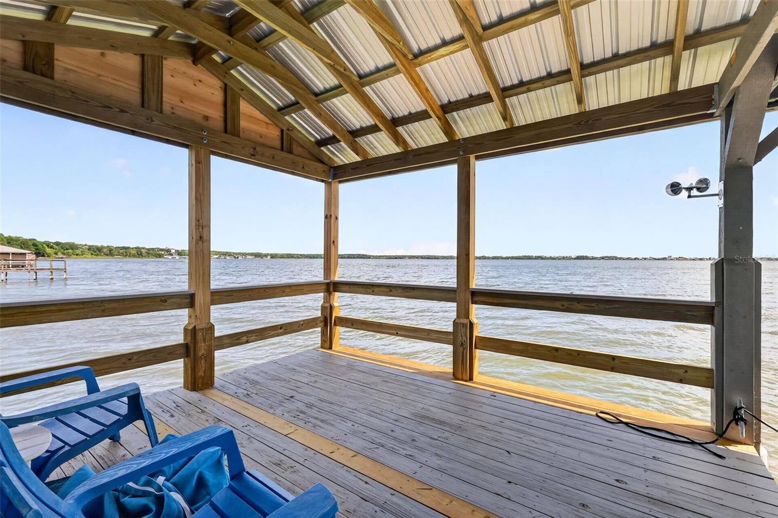 1735 Lakeshore Dr Property Photo 8