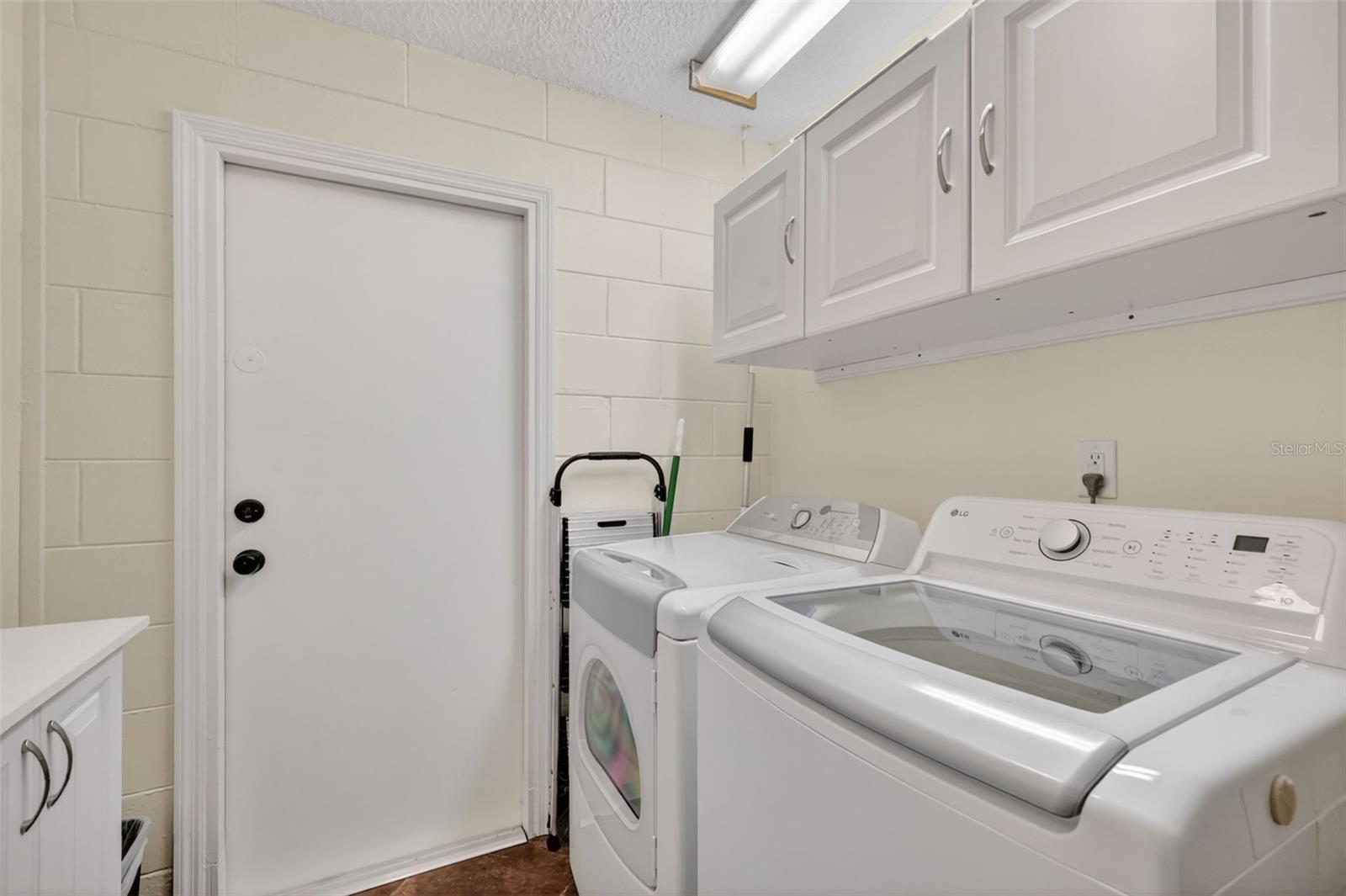 1735 Lakeshore Dr Property Photo 31