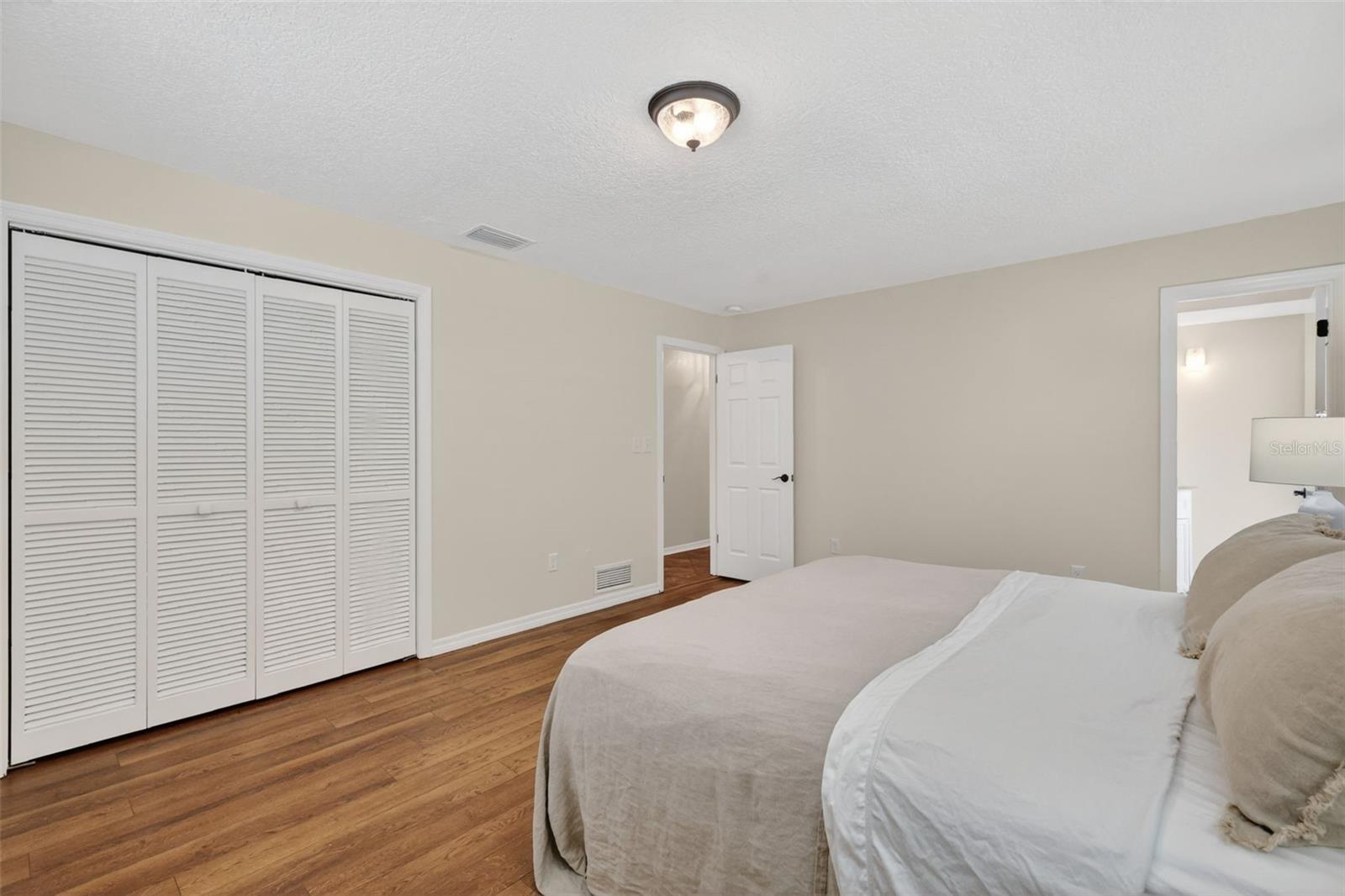 1735 Lakeshore Dr Property Photo 40