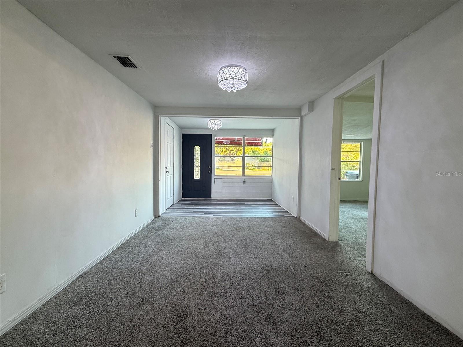408 Longfellow Blvd Property Photo 3