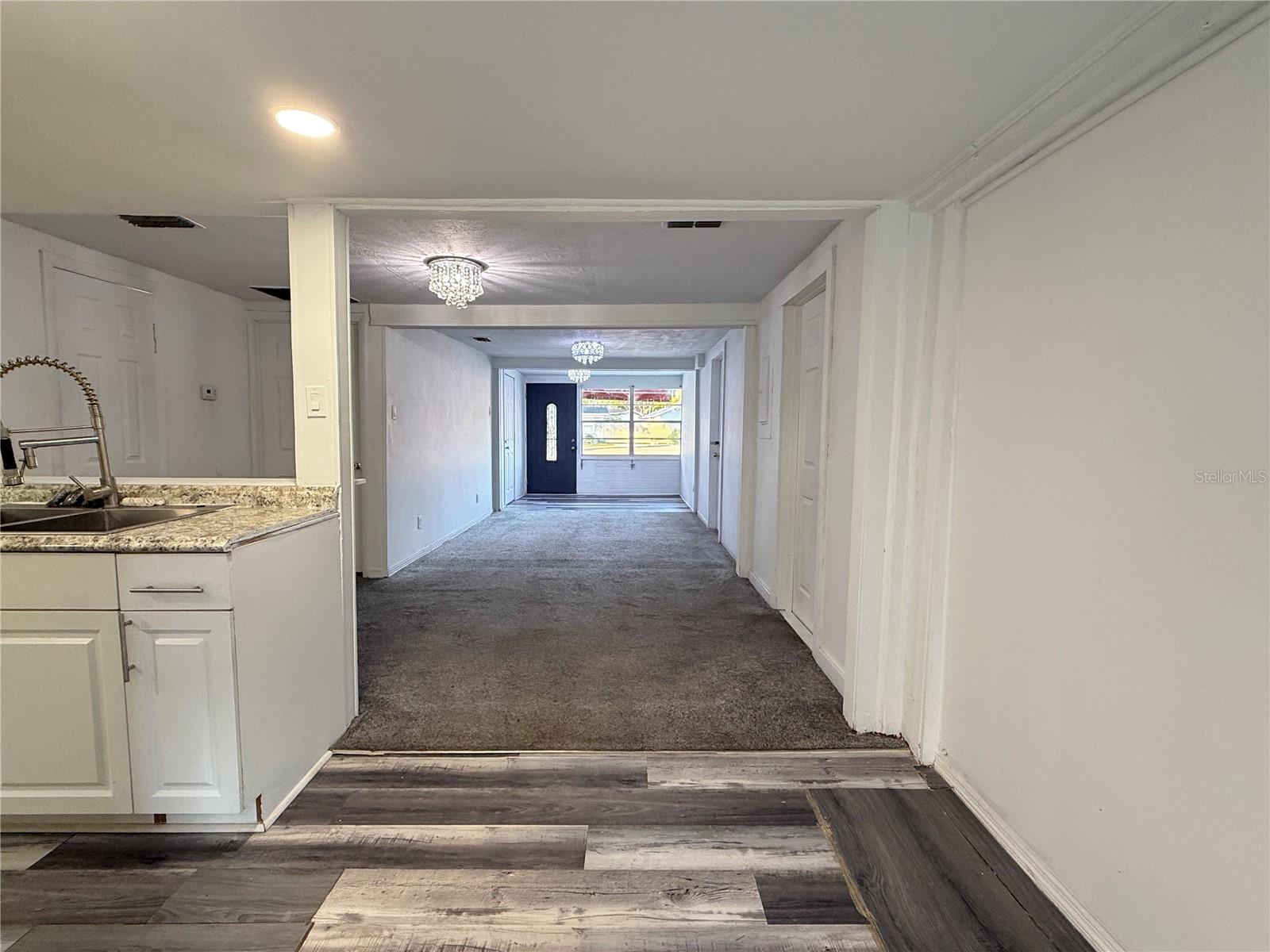 408 Longfellow Blvd Property Photo 4