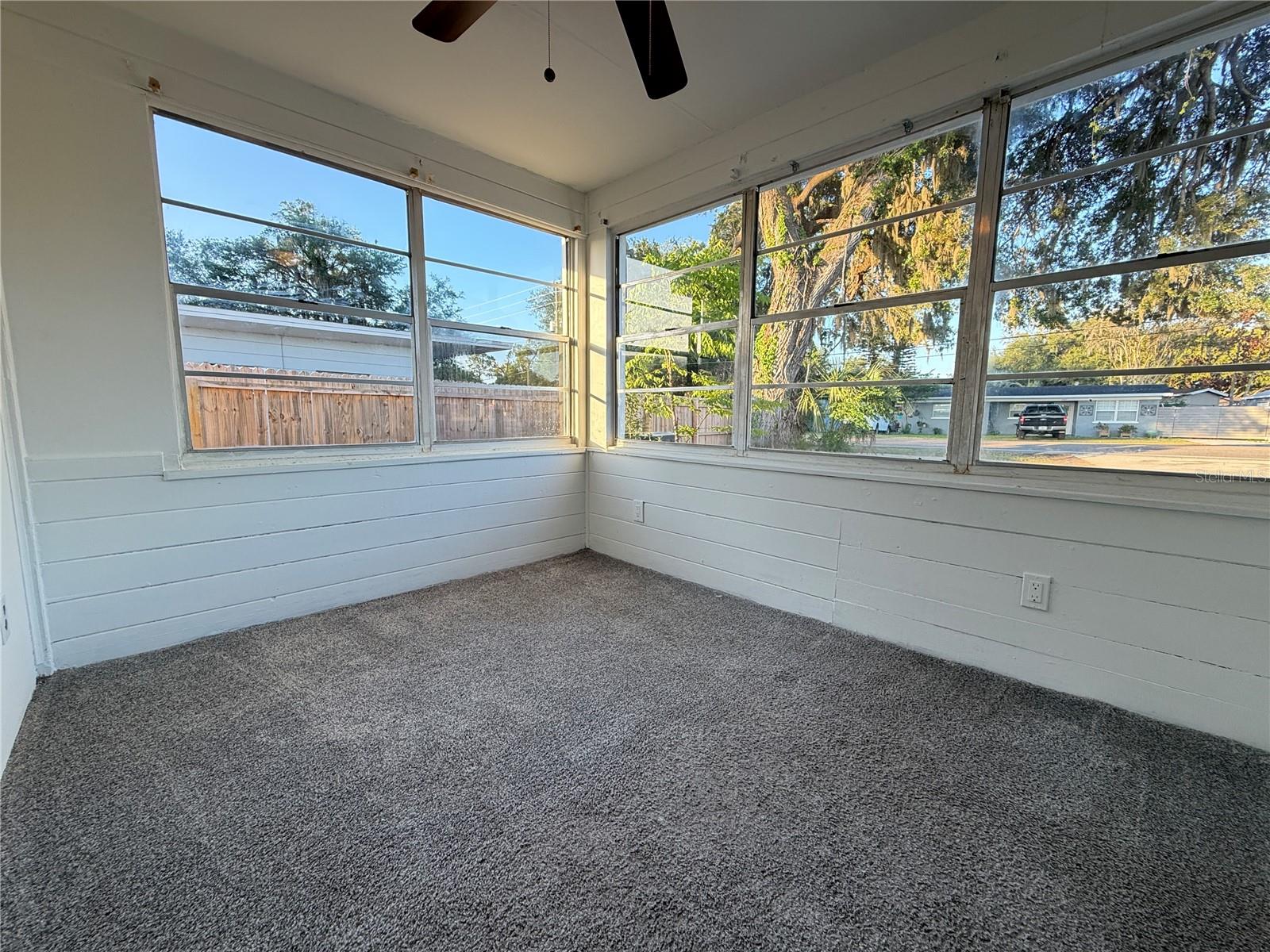 408 Longfellow Blvd Property Photo 5
