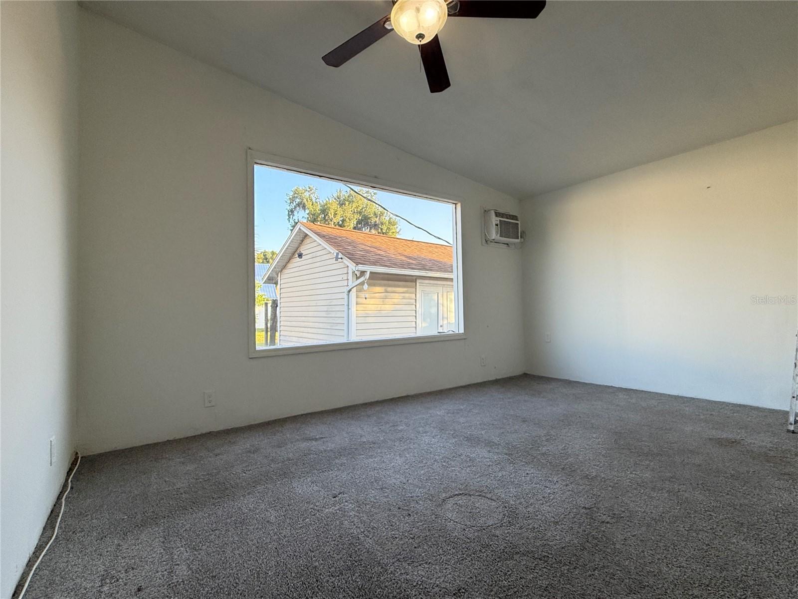 408 Longfellow Blvd Property Photo 11