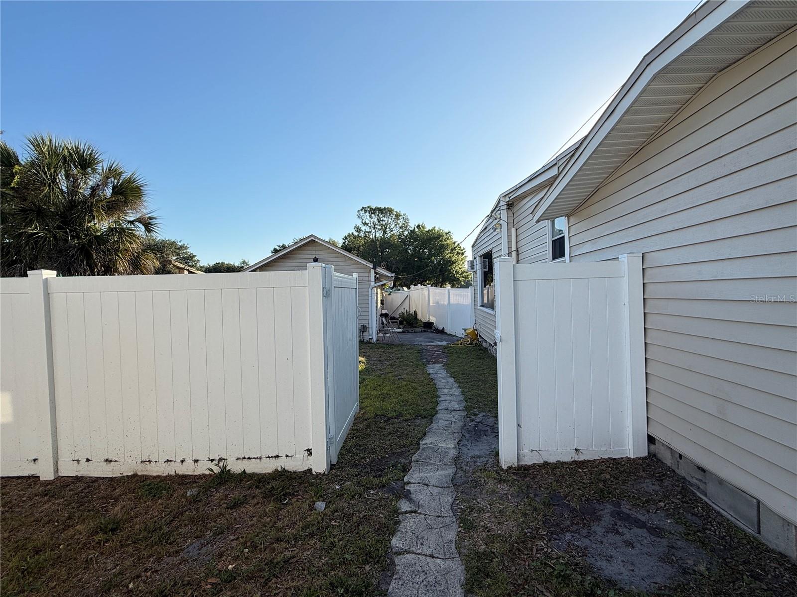 408 Longfellow Blvd Property Photo 28