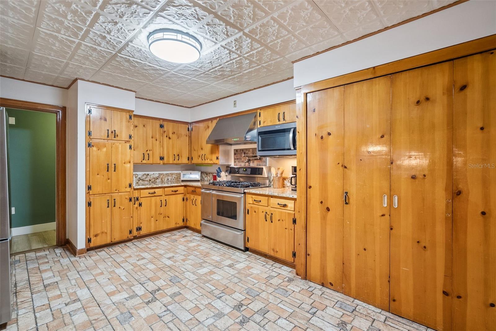 1000 Boylston St Property Photo 12
