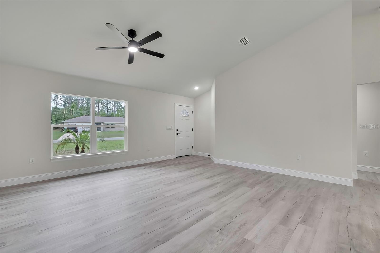 3261 W Viking Ln Property Photo 10