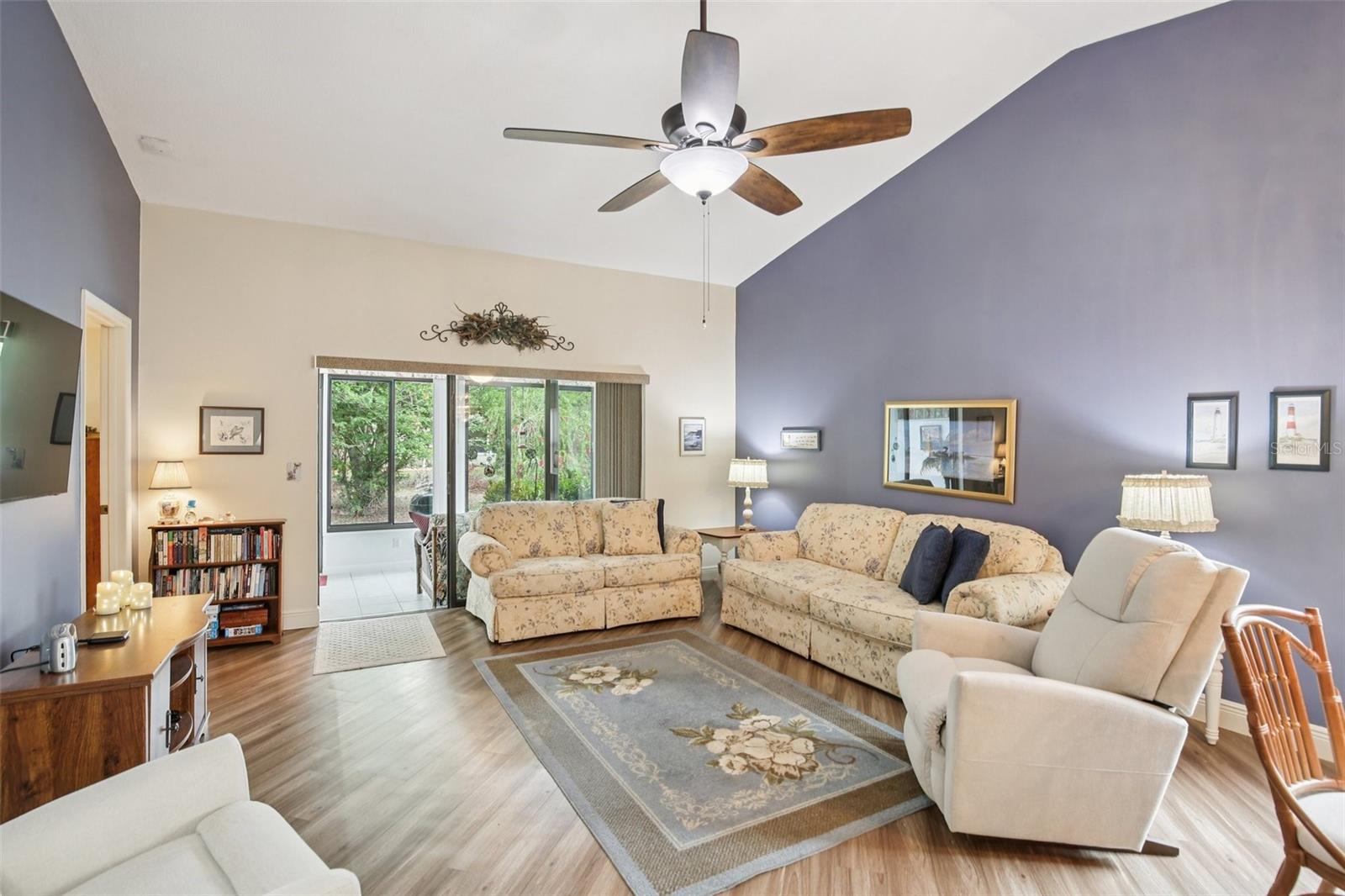 11622 Cocowood Dr Property Photo 4