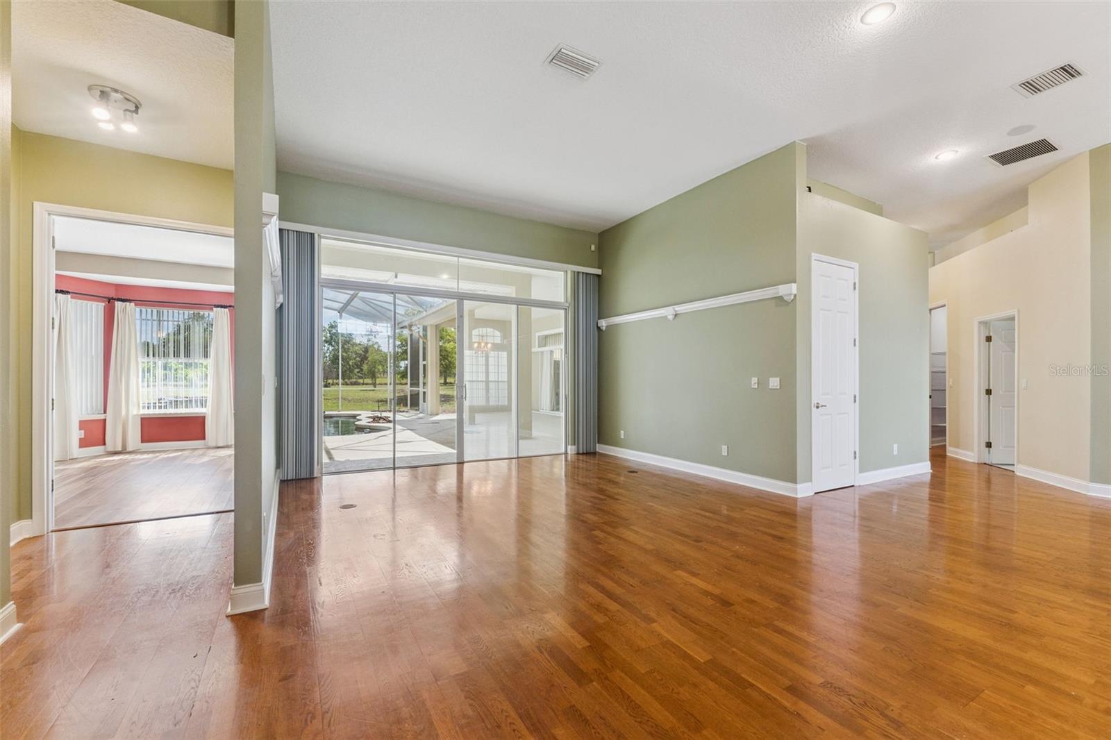 17540 Vista Belle Ct Property Photo 8