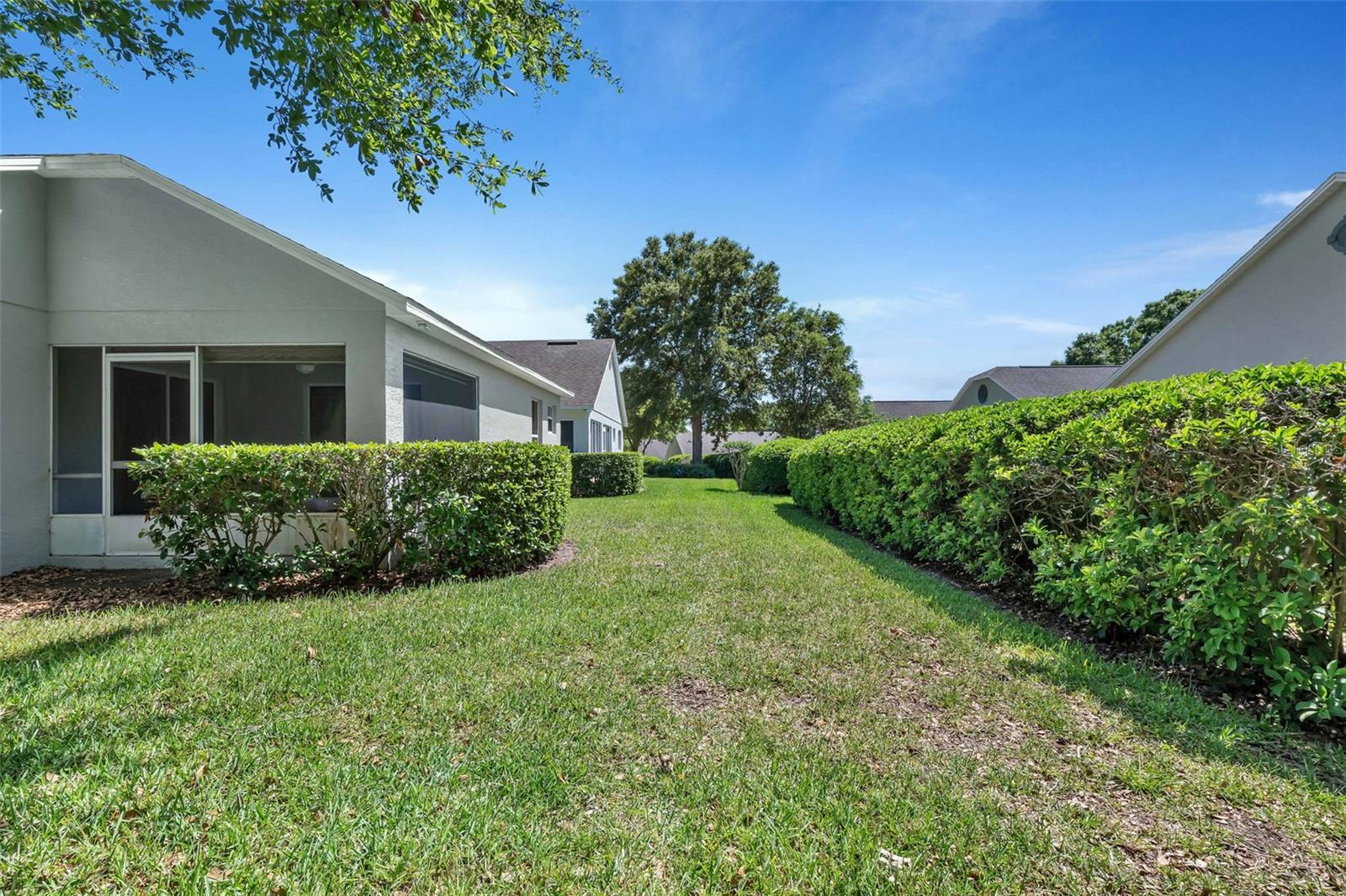 3871 Eversholt St Property Photo 6